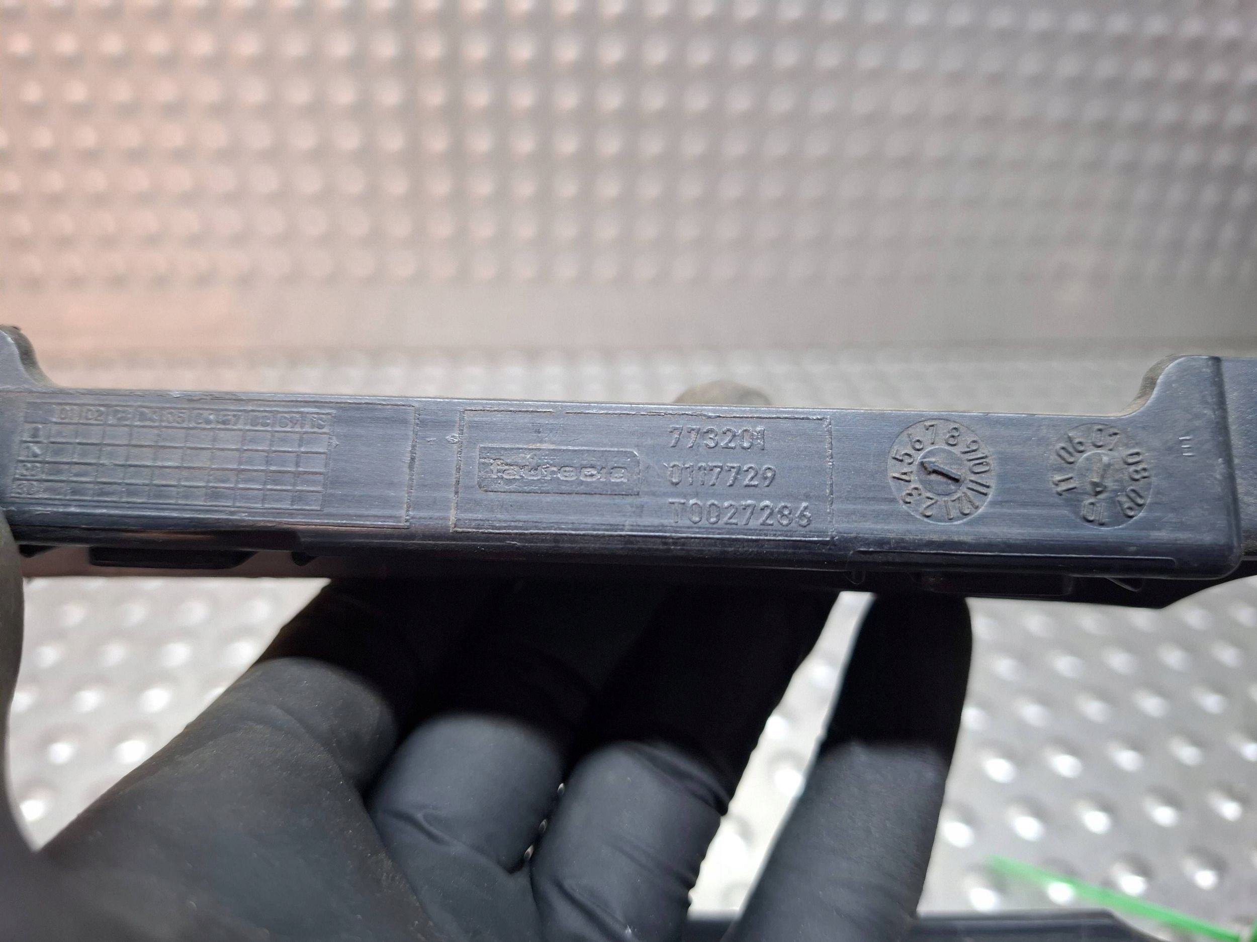 switch PDC ASR ZJAZDU bonnet frame 9208218 BMW X5 E70 X6 E71