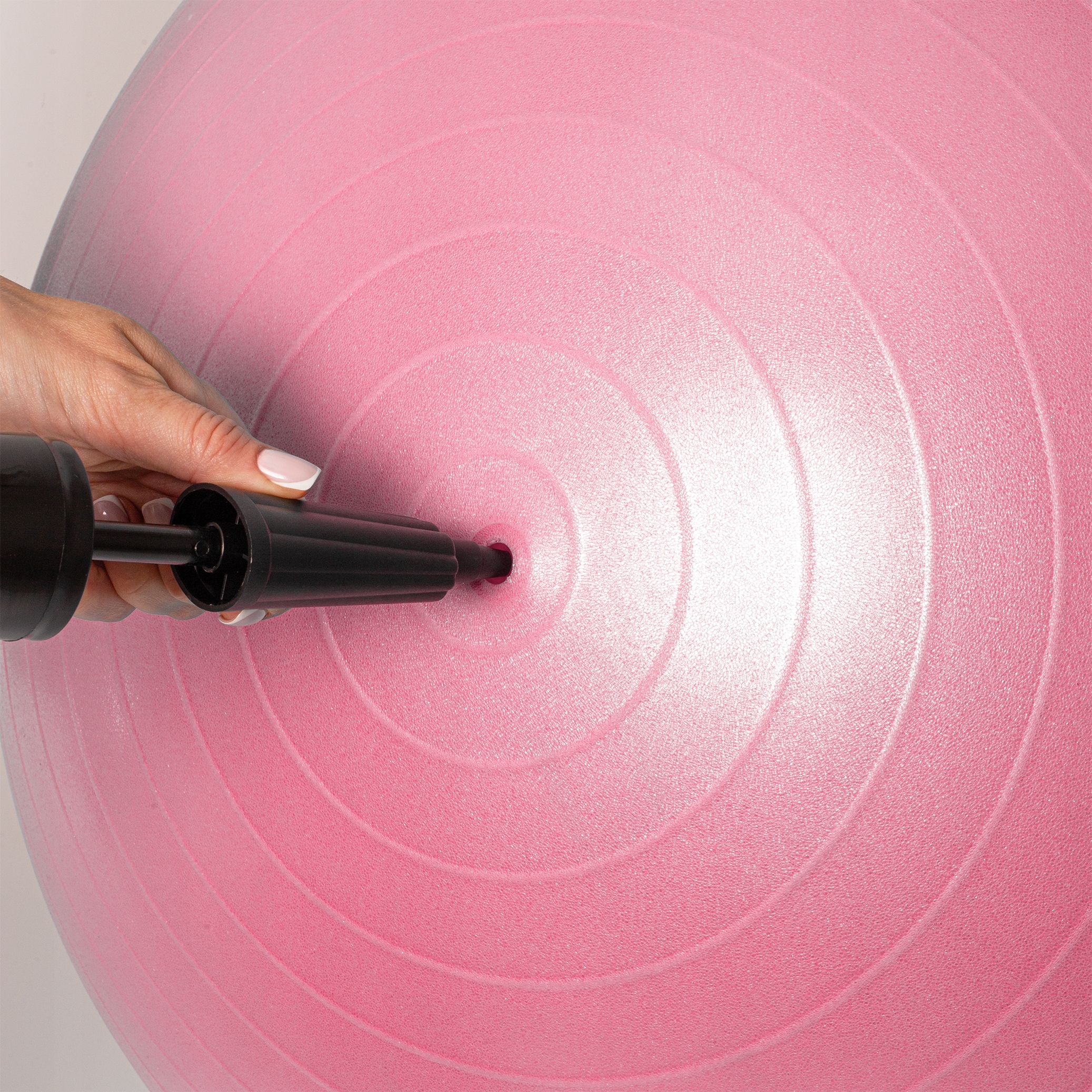 PIŁKA GIMNASTYCZNA ANTI BURST DO ĆWICZEŃ REHABILITACYJNA Z POMPKĄ 65 CM Wysokość 65 cm