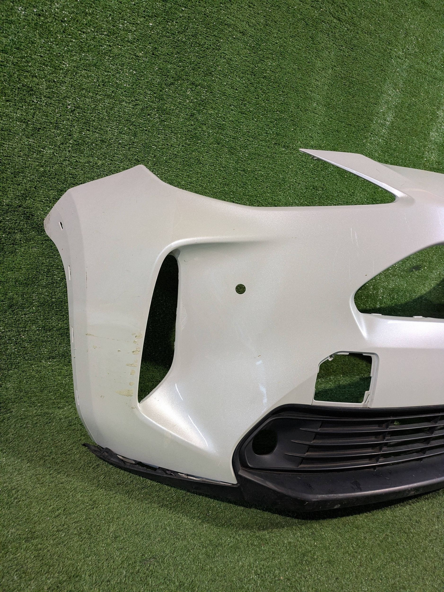 front bumper front TOYOTA YARIS CROSS 20- NR.Z9676
