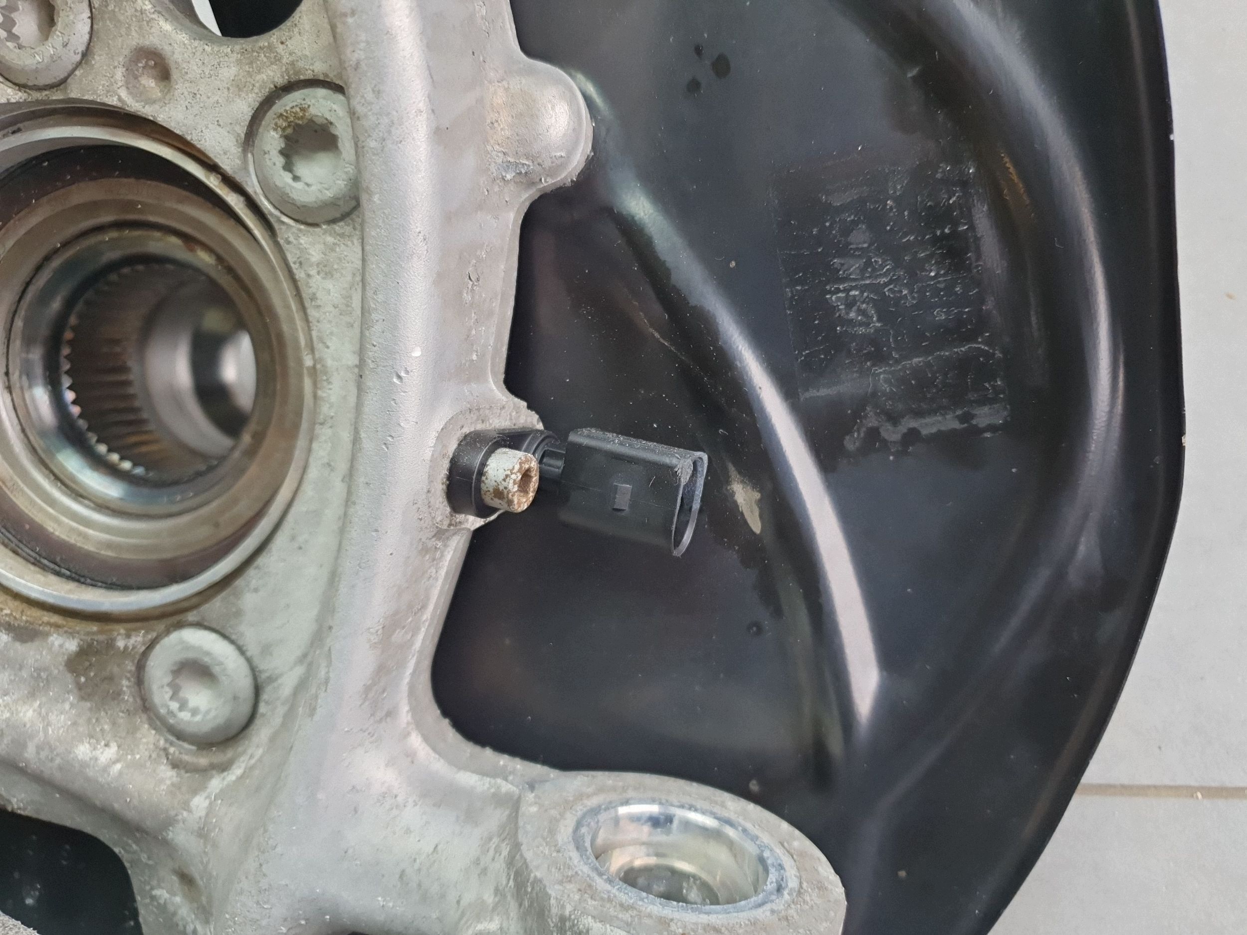 Audi Q7 4M otoč levá předek přední 4M0407241J ramene
