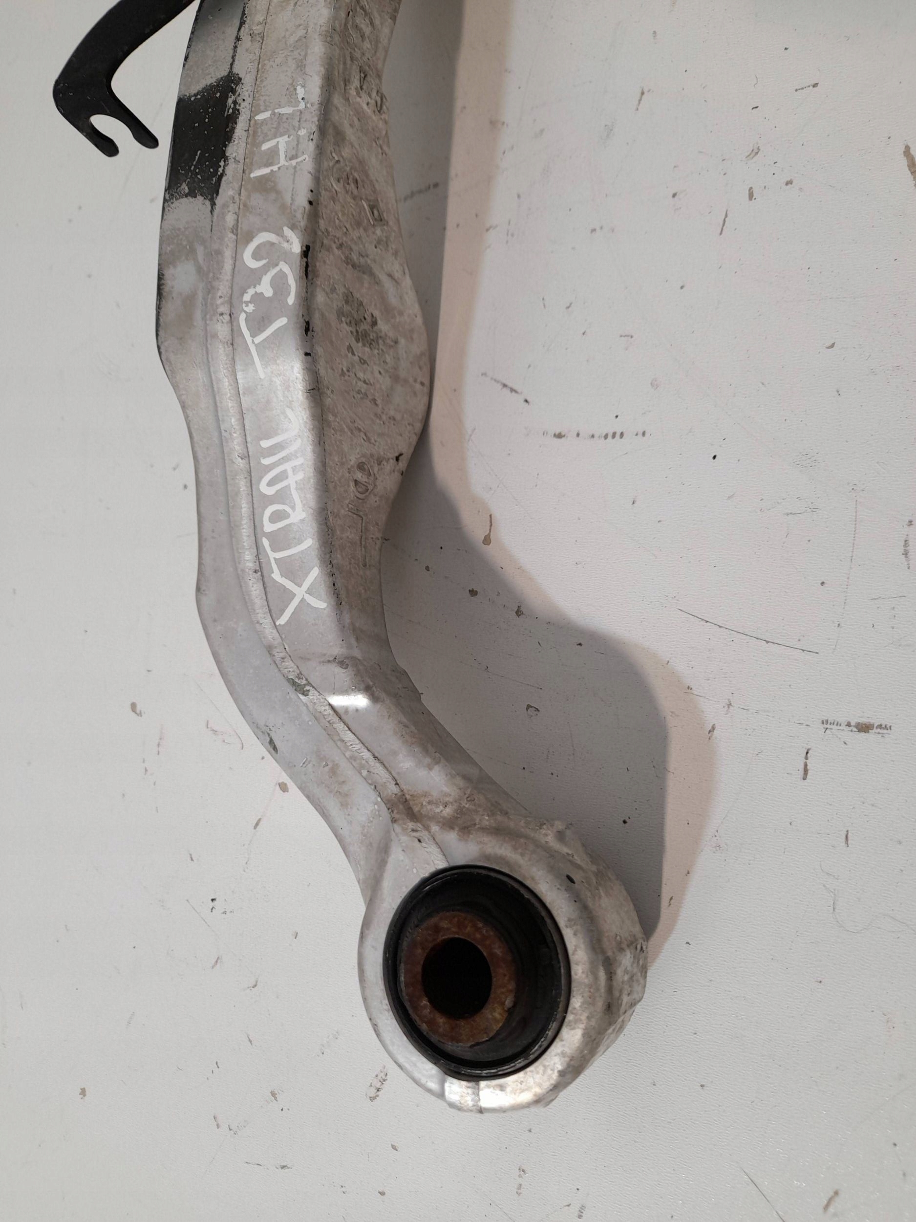 Nissan X-Trail T32 Querlenker hinten links (Q642)