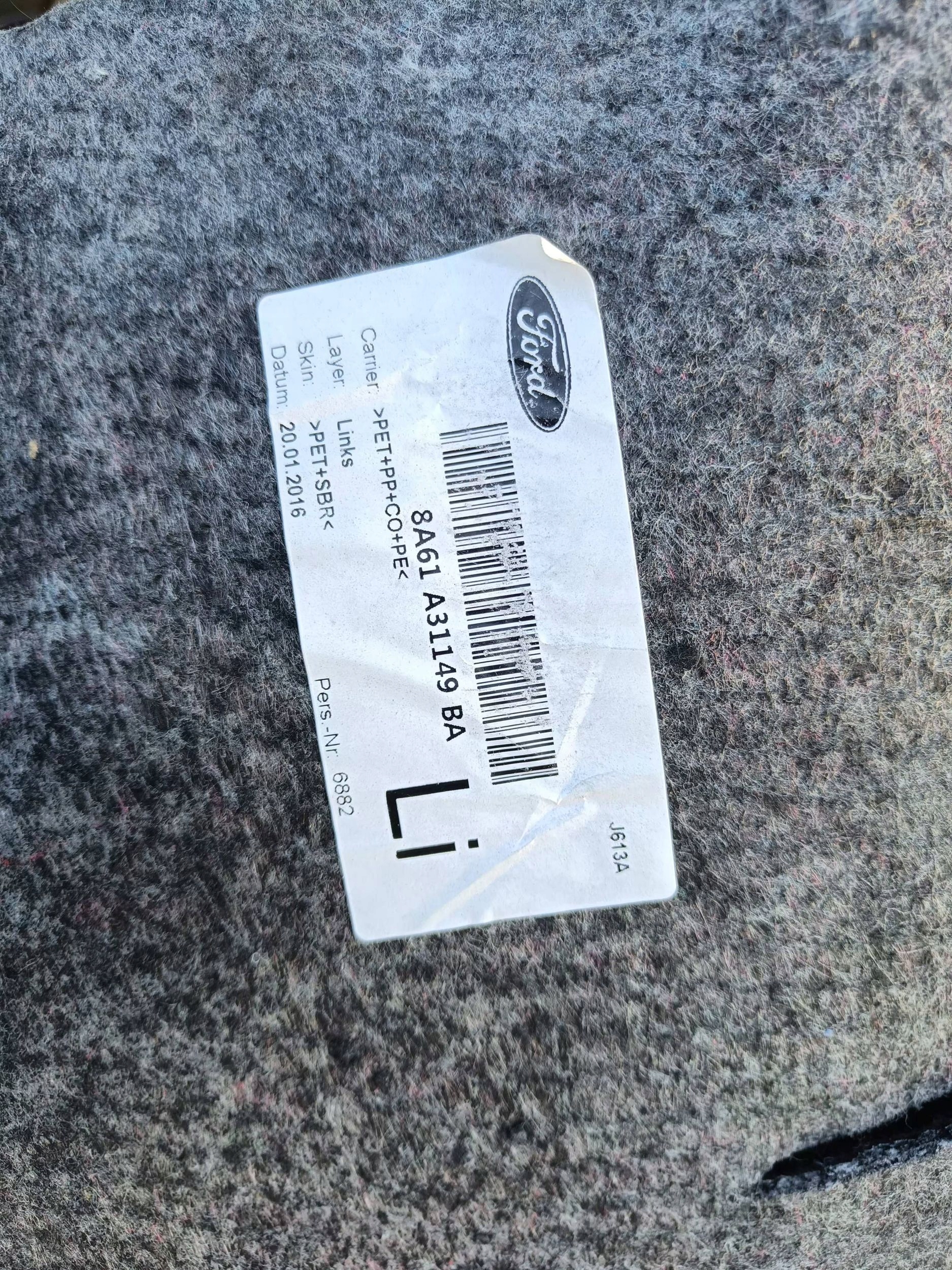 Ford Fiesta MK7 LIFT 2016 rear part side left side / upholstery / boot