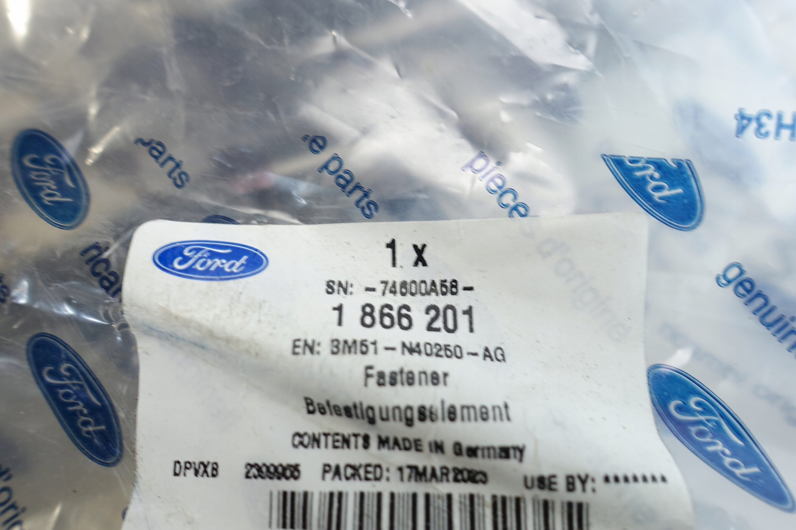 FORD FOCUS MK3 2010- holder support right BLENDY boot BM51-N40250-AG