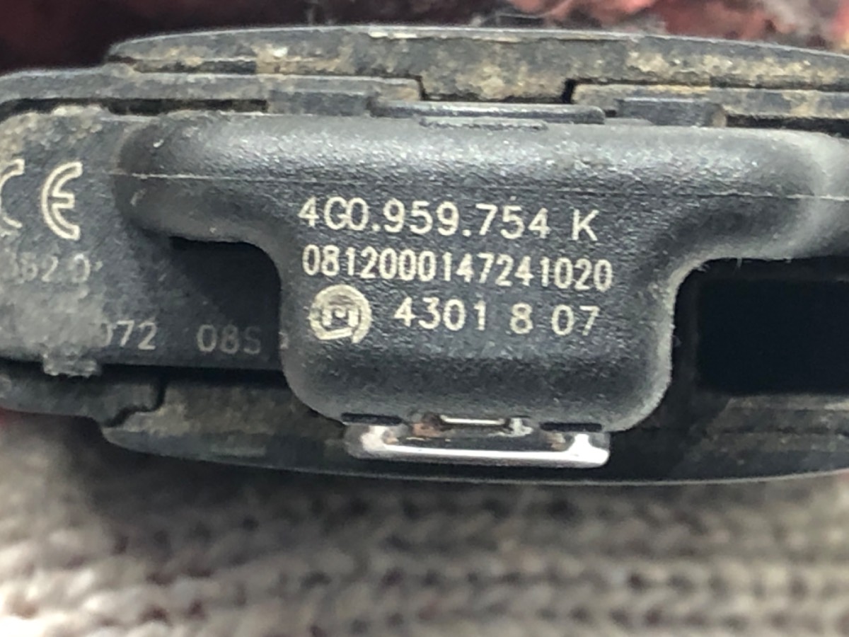 KLUCZYK AUDI A6 C7 4G0959754K 11-18 PILOT Typ samochodu Samochody osobowe