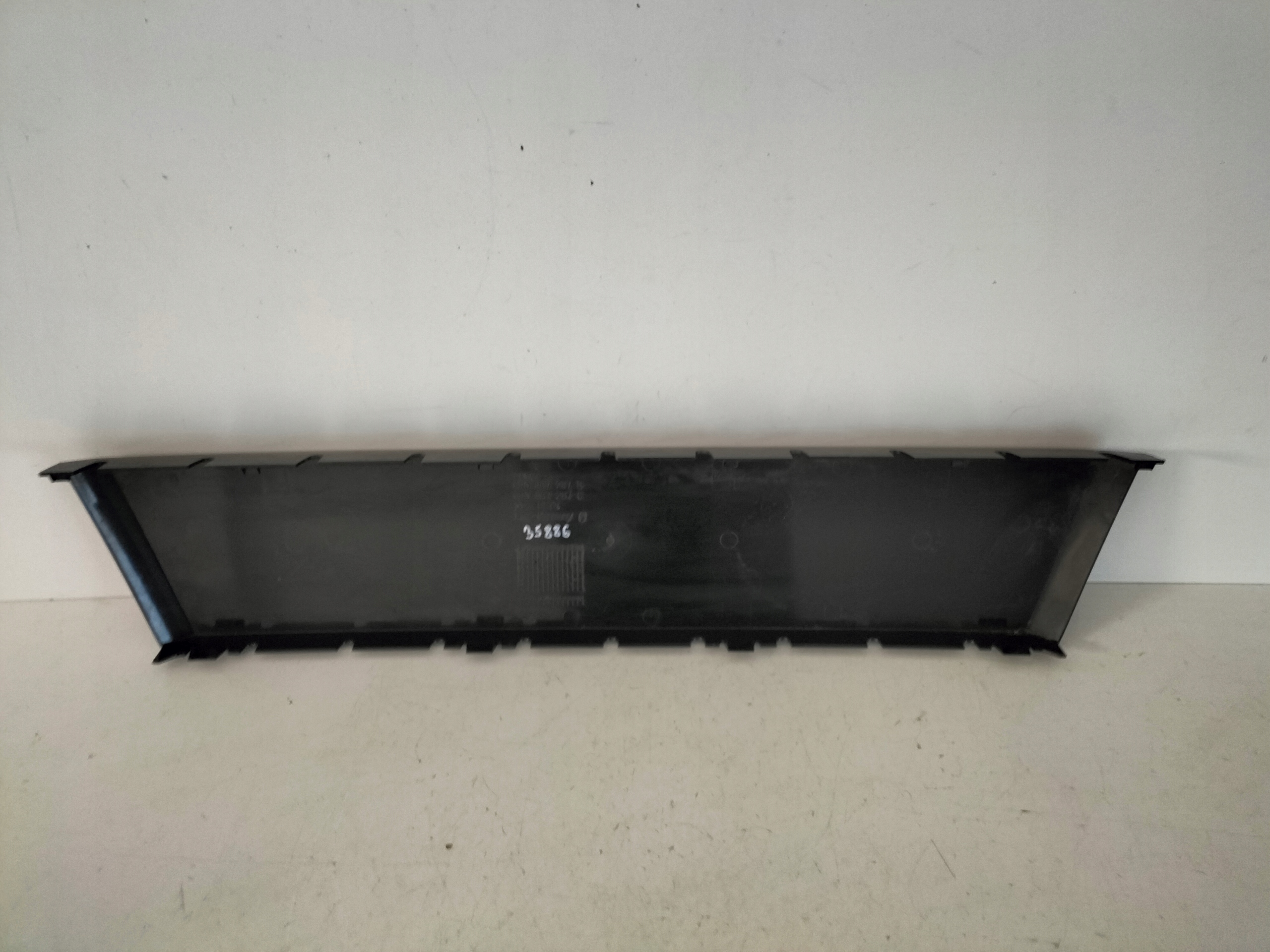 pad below tablice registration front AUDI Q5 8R 09-12