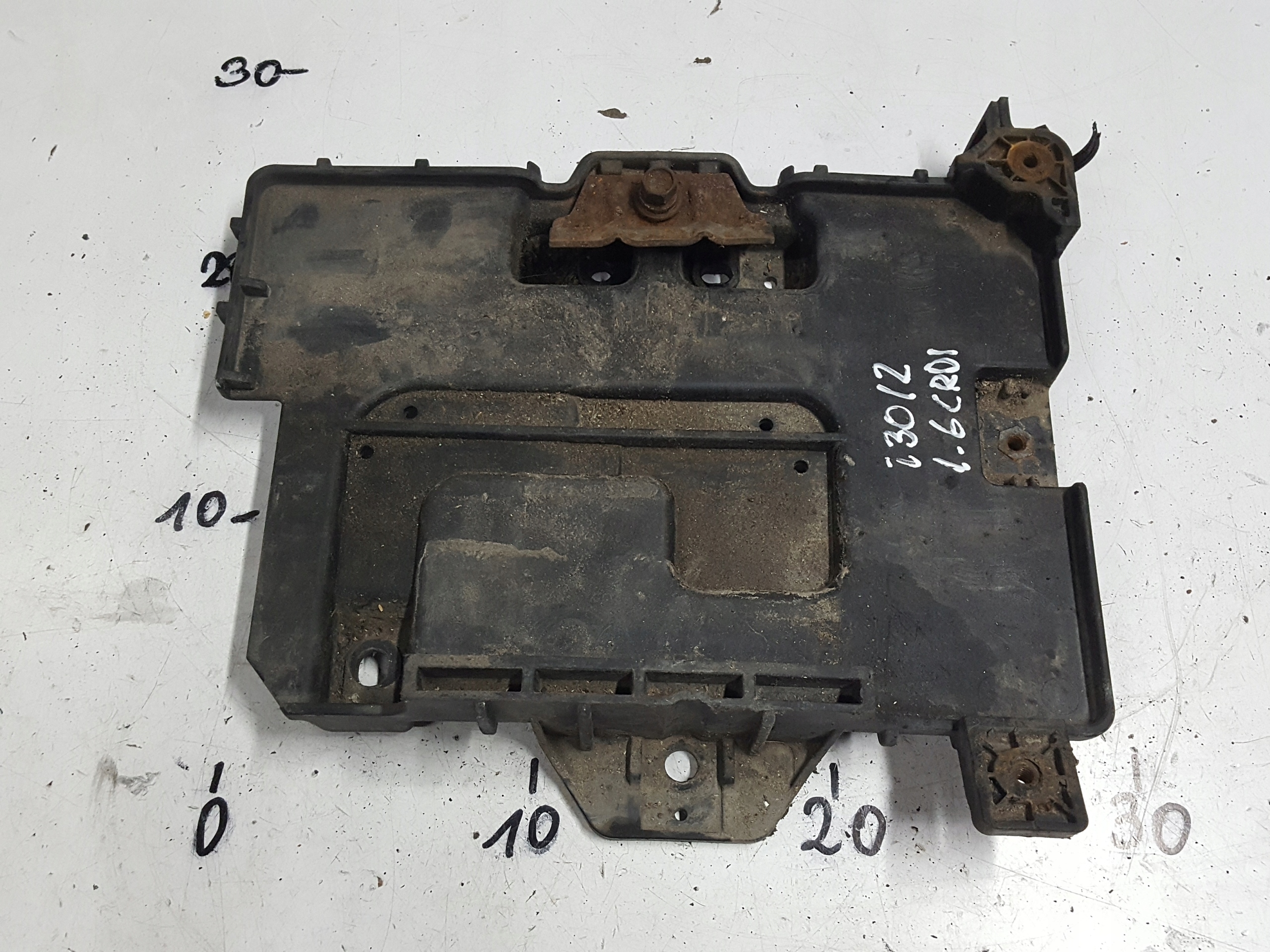 HYUNDAI i30 II 12-16r 1.6 CRDI PODSTAWA AKUMULATORA