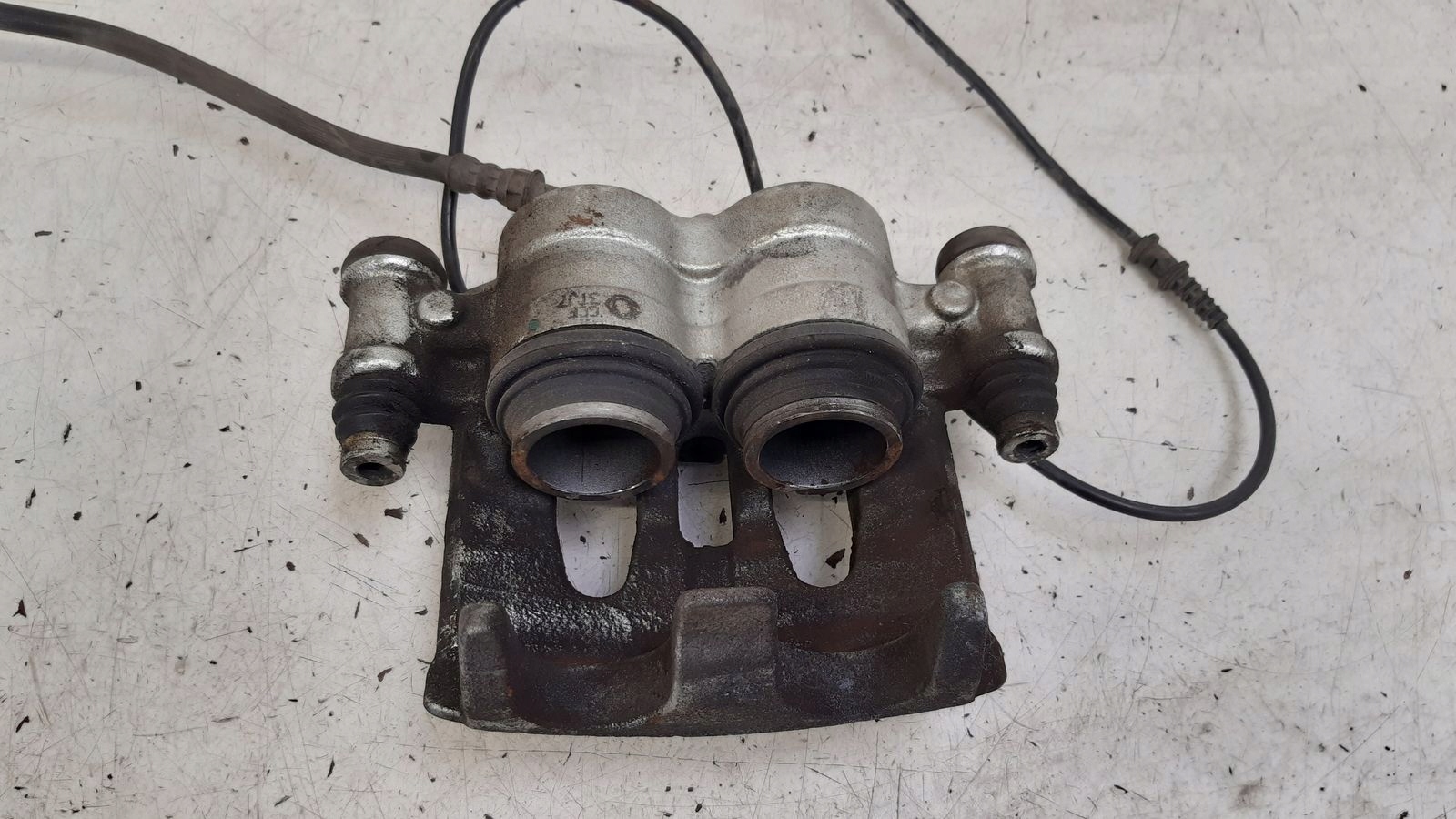 caliper front front right Mercedes Vito W639 LIFT LONG 2,2 CDI