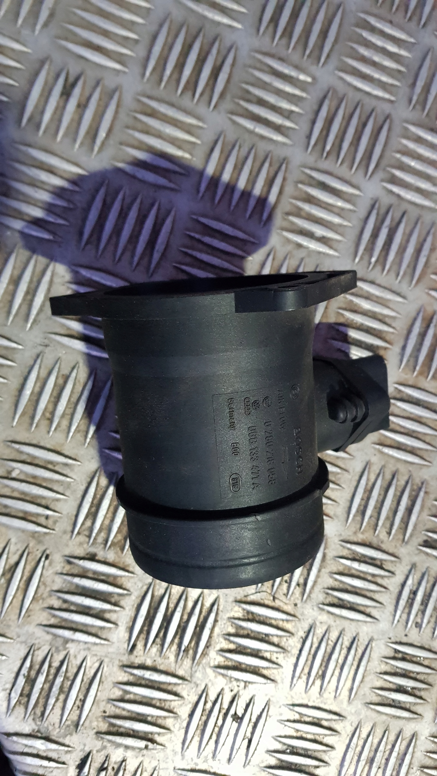 AUDI A4 B6 A6 C5 2.0 flow meter air 06b133471a
