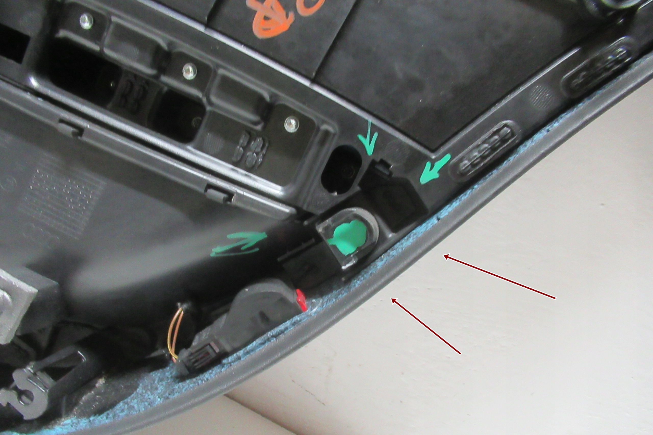 AUDI A4 B8 FL 2.0 TFSI 14R side upholstery door left rear part