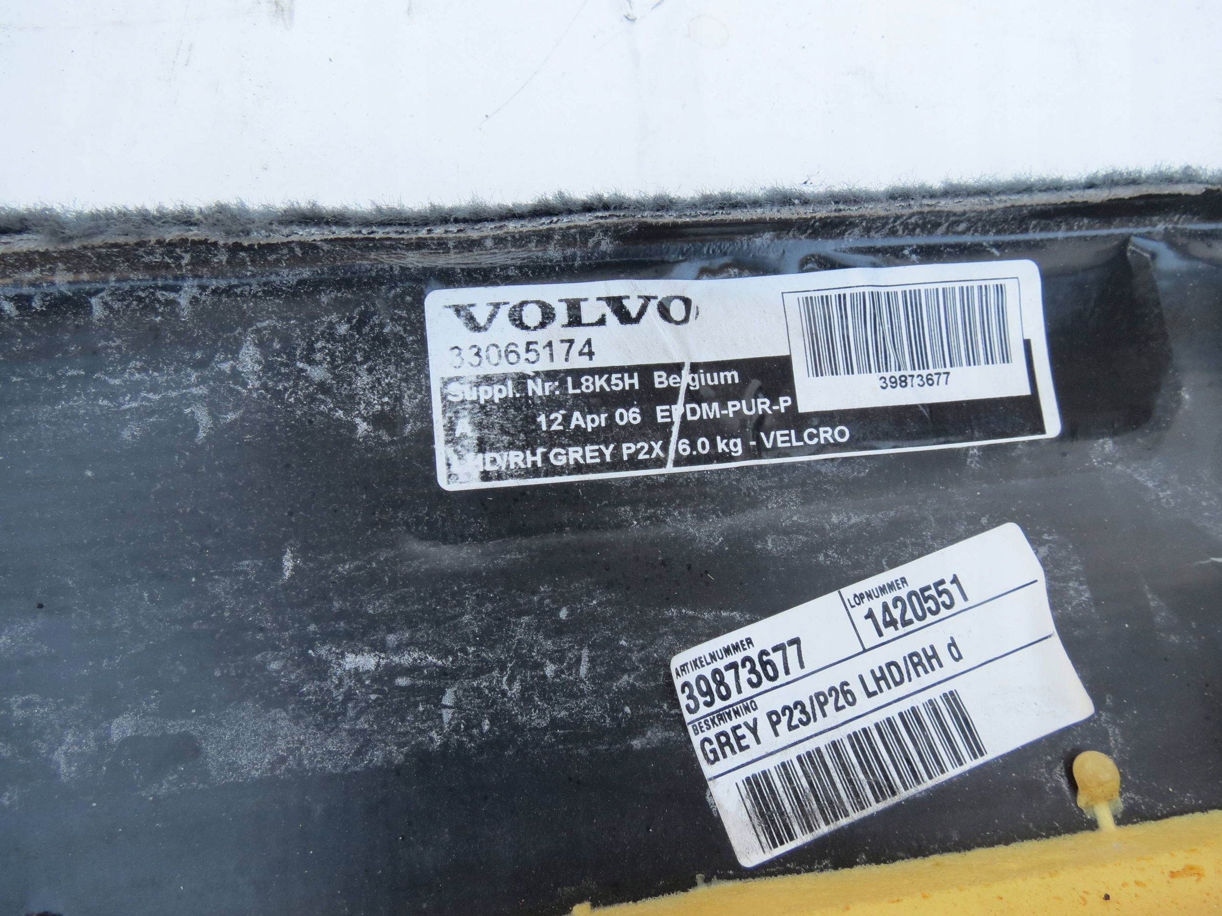 mats left front VOLVO XC70 II AWD 2.4D 185KM 2000-2007r 39873677