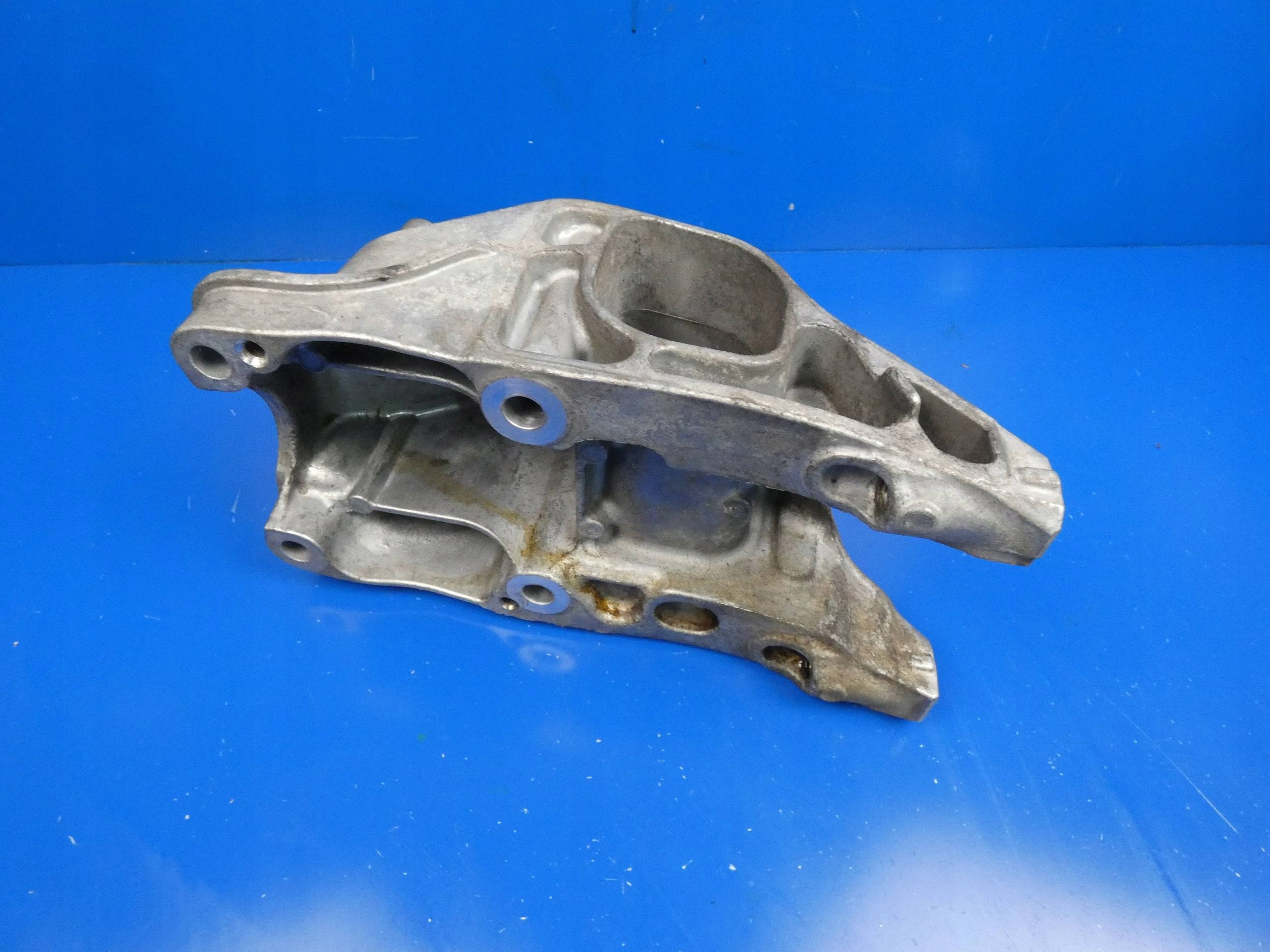 MERCEDES CLA W117 A W176 GLA W156 B W246 1.6 CGI support demi axe support