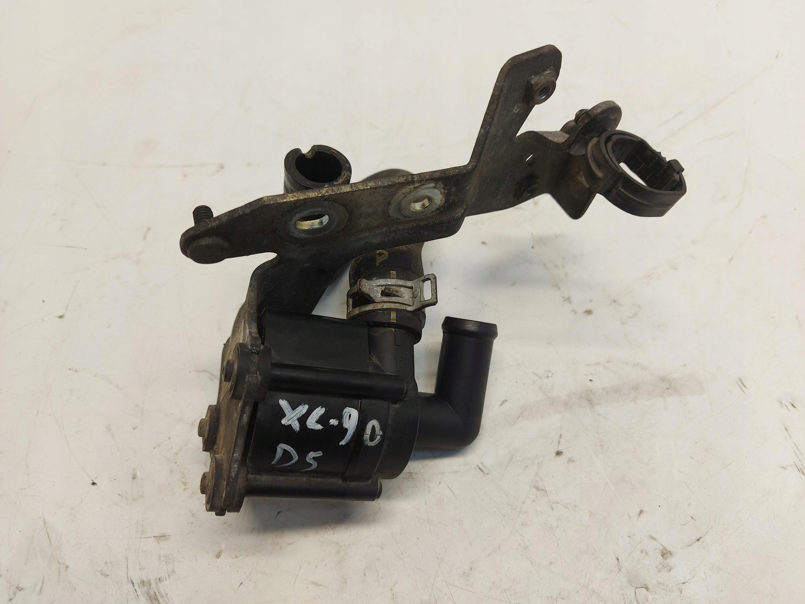 VOLVO XC90 II D5 water pump electrical 31368143