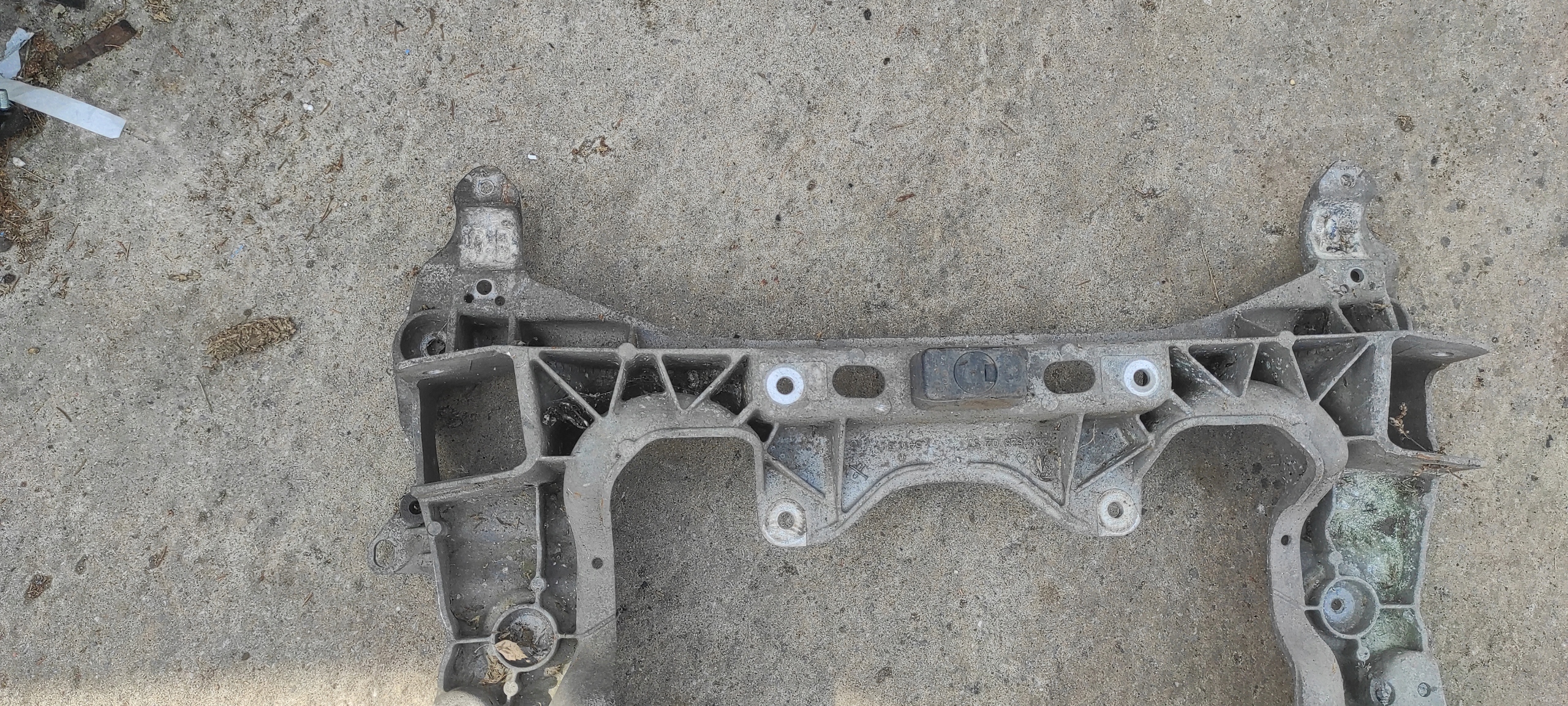 sider axle beam subframe front MERCEDES S W220 2206280257
