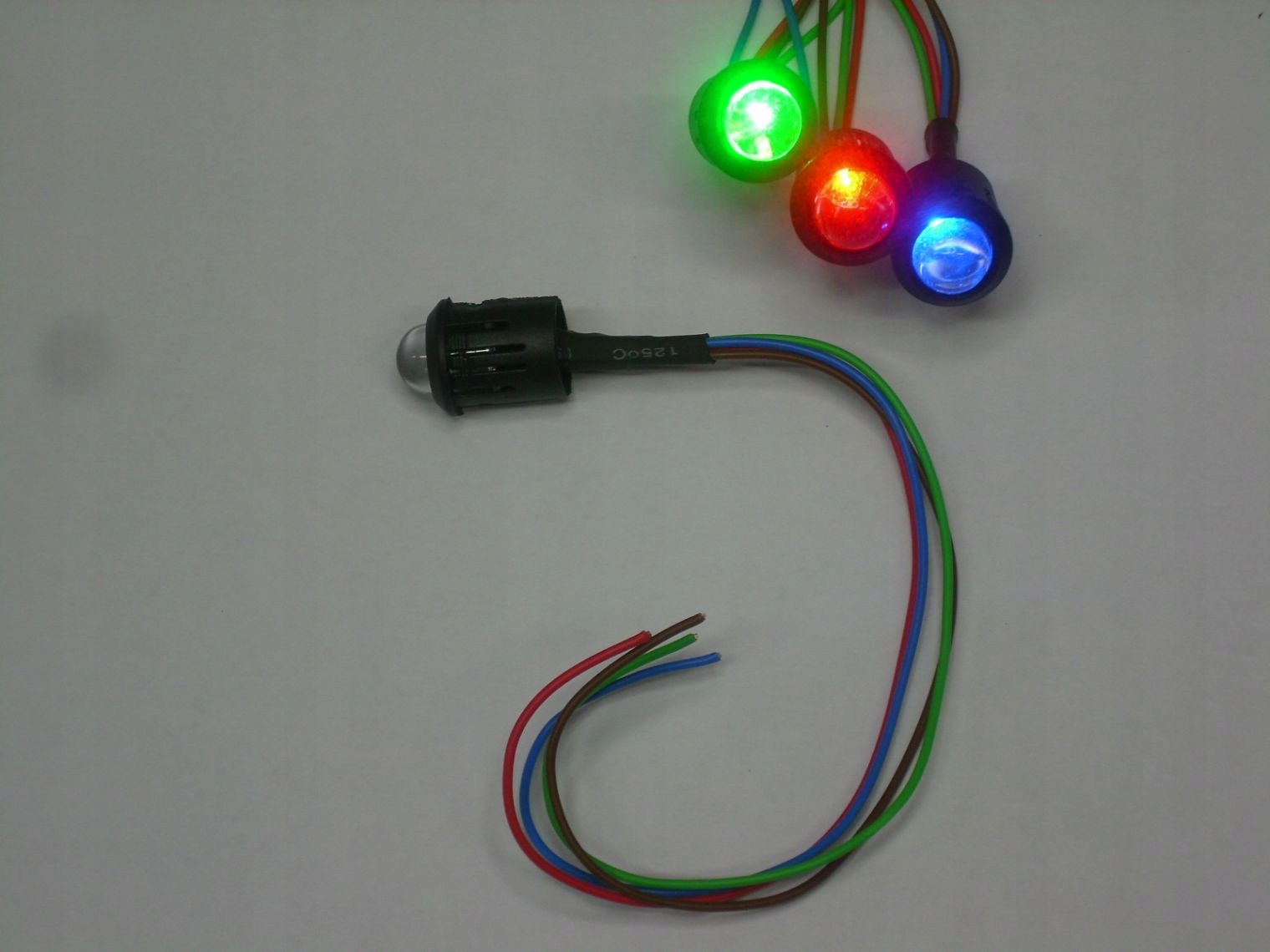 

Kontrolka Led Rgb 10mm/14mm 12v 24v s.clear Rtf