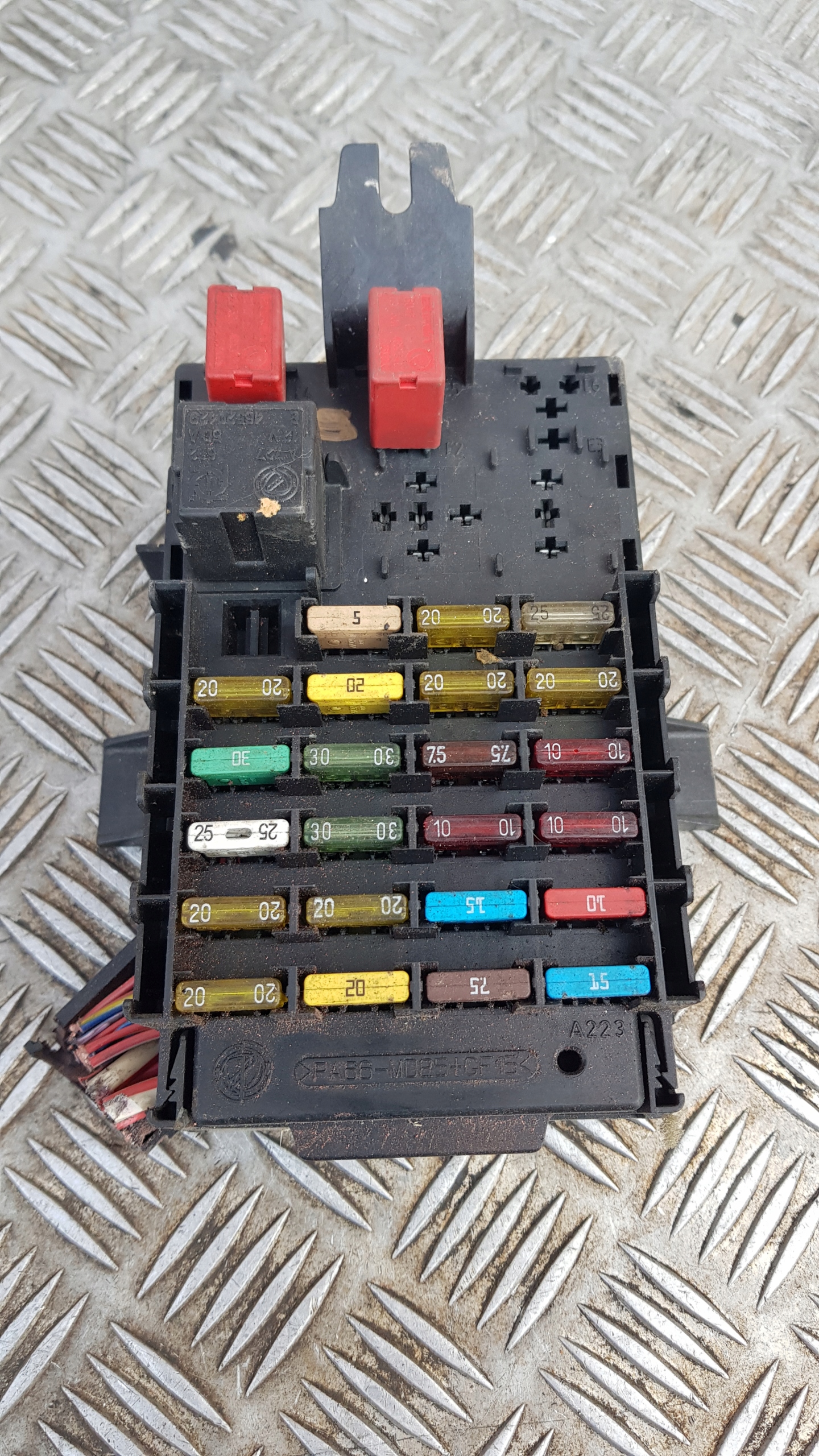 LANCIA THESIS 2.4 JTD Module fusibles 46520429