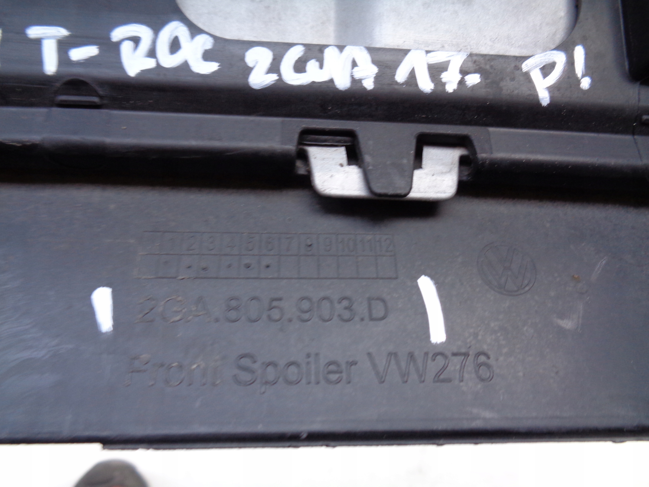 accessories of a bumper front spoiler VW T-ROC 2GA 17