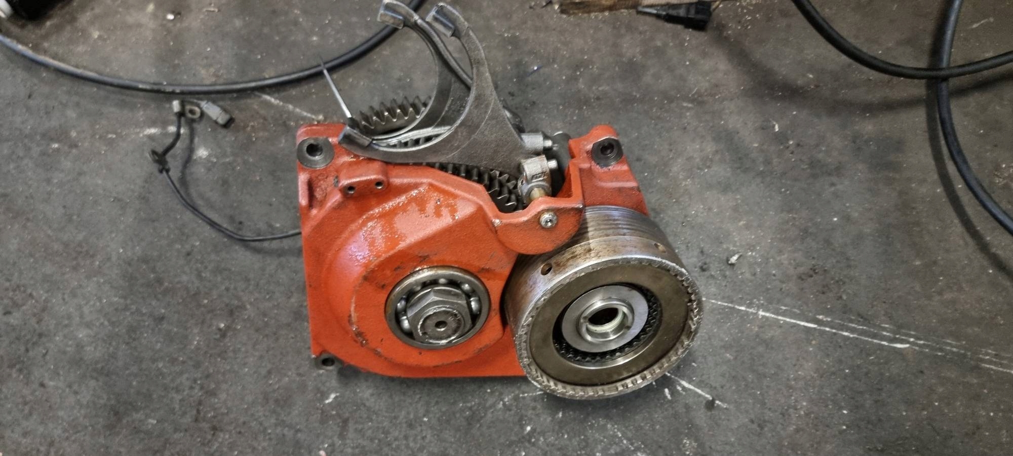 cam TRAKTOR WOM NEW HOLLAND 8360