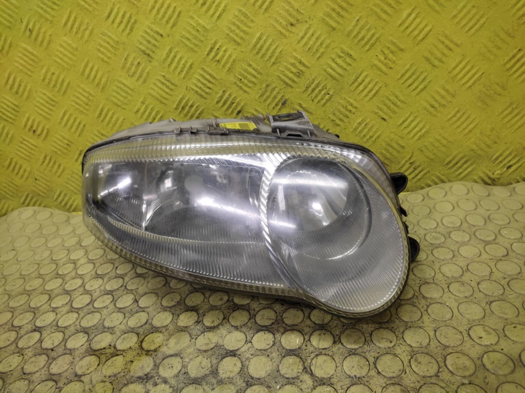 ALFA ROMEO 147 REFLEKTOR light right front 468261940