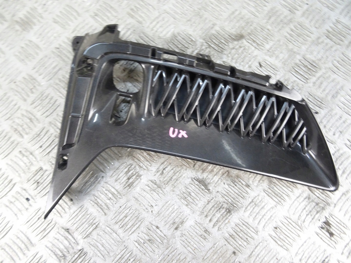 LEXUS UX grid grille spoiler W bumper right