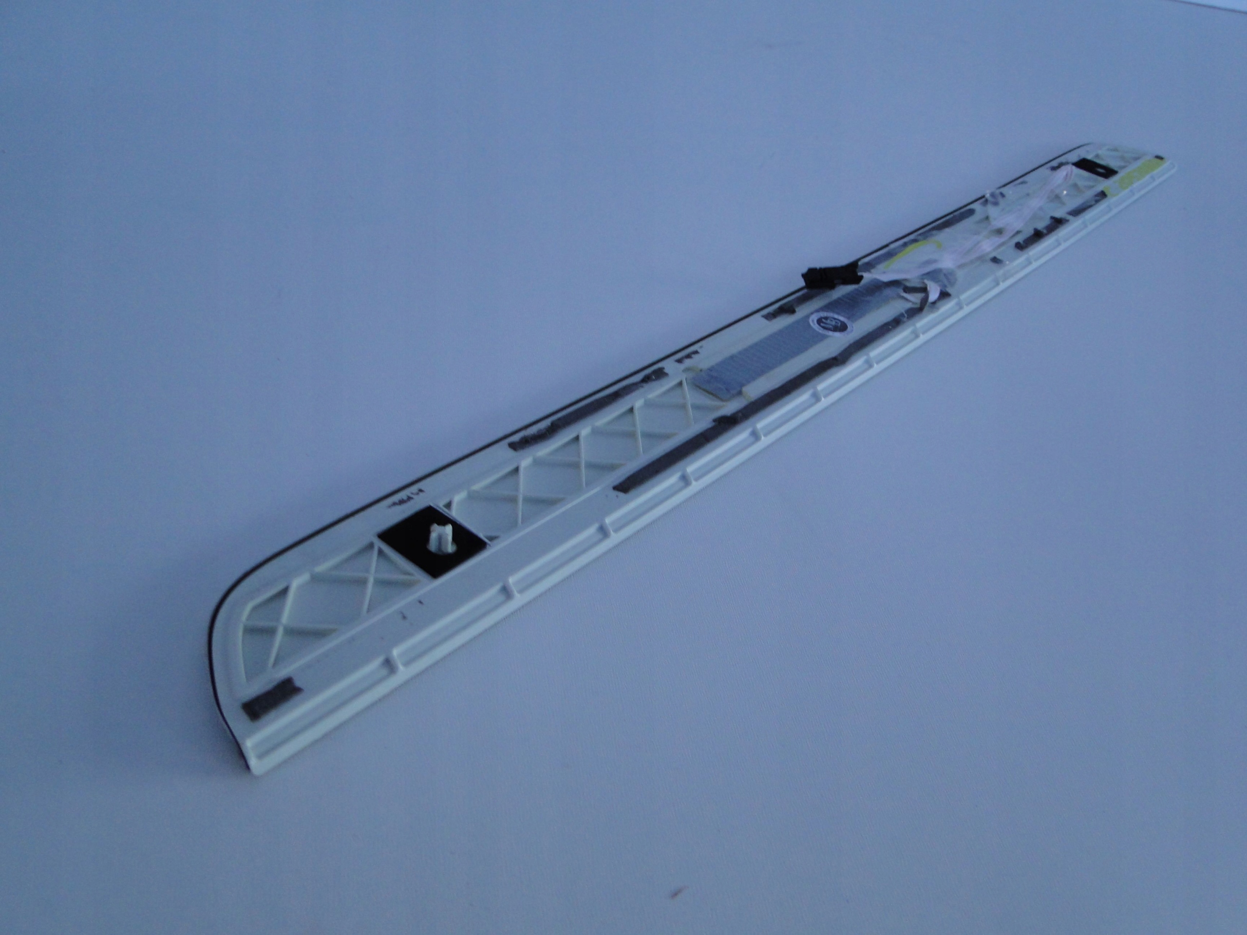 MERCEDES C KLASA 205 E KLASA 238 LISTWA PROGU PODŚWIETLANA A2056802806 Numer katalogowy oryginału A2056802806