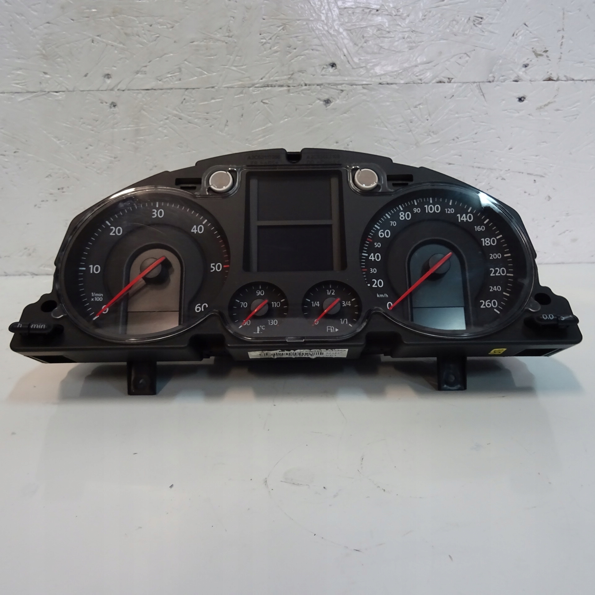 vw PASSAT B6 спидометр A2C53242427