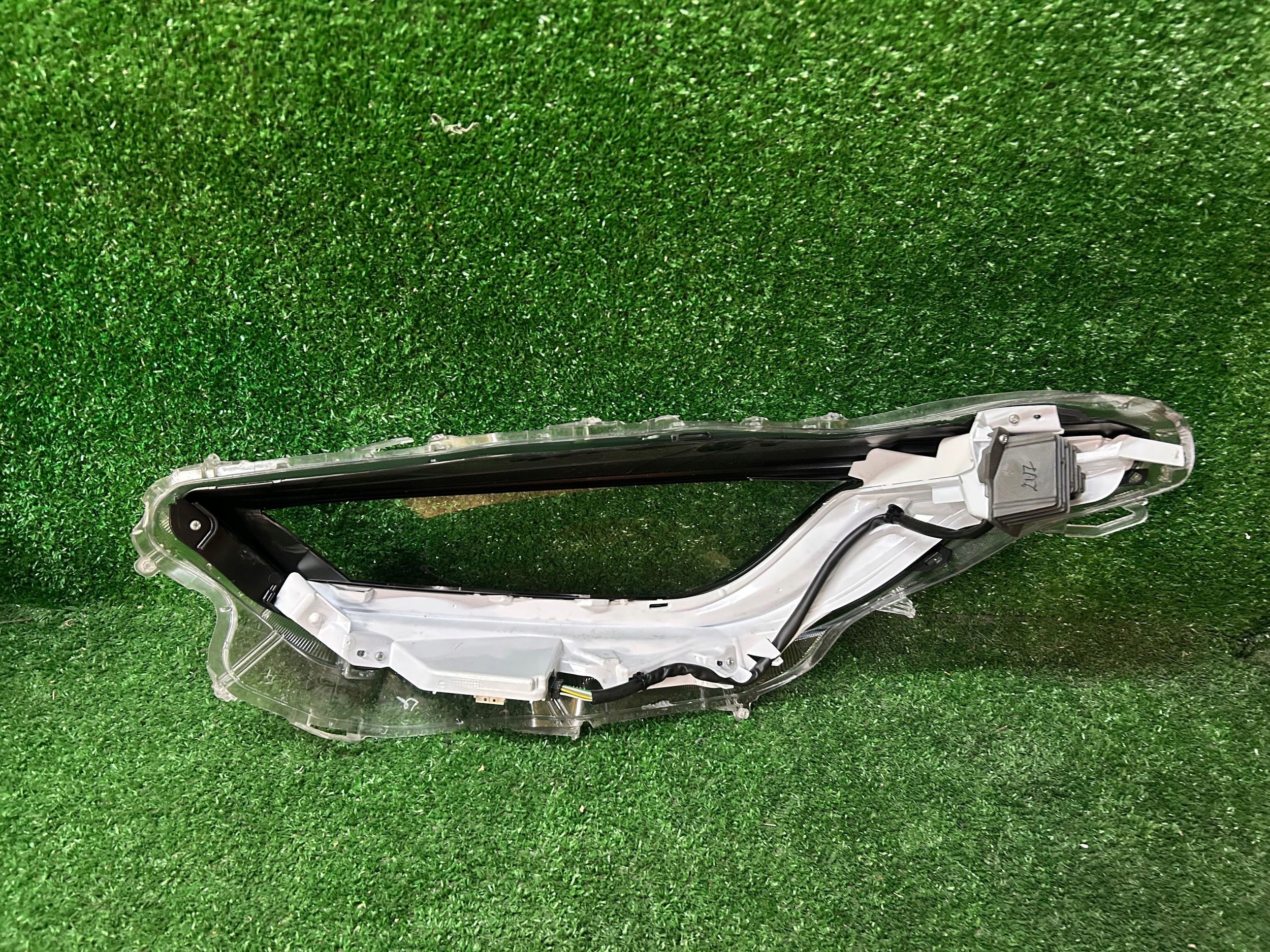 KLOSZ right TOYOTA YARIS IV FULL LED