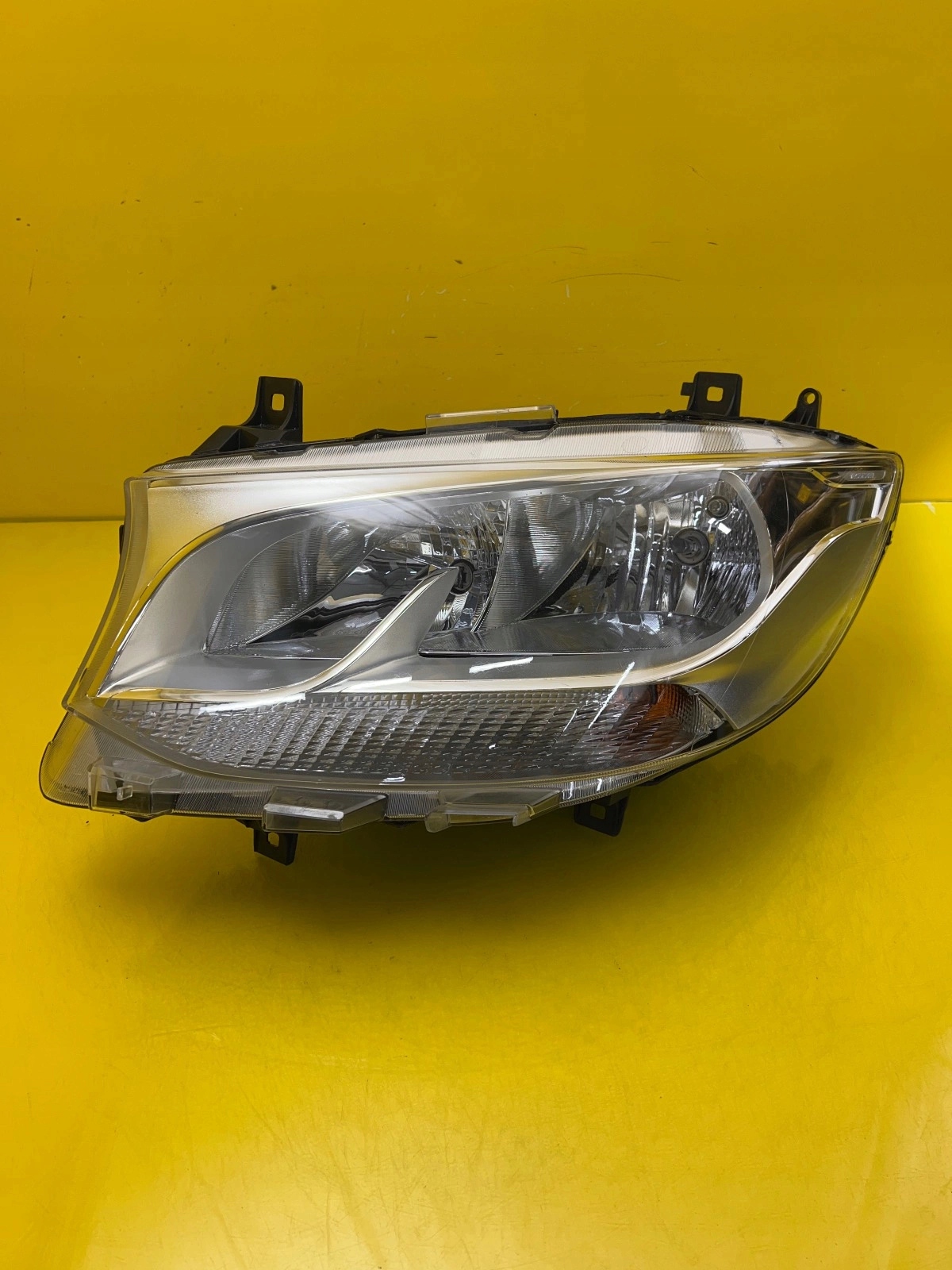 light left Mercedes Sprinter W910 Zwykla A9109060000