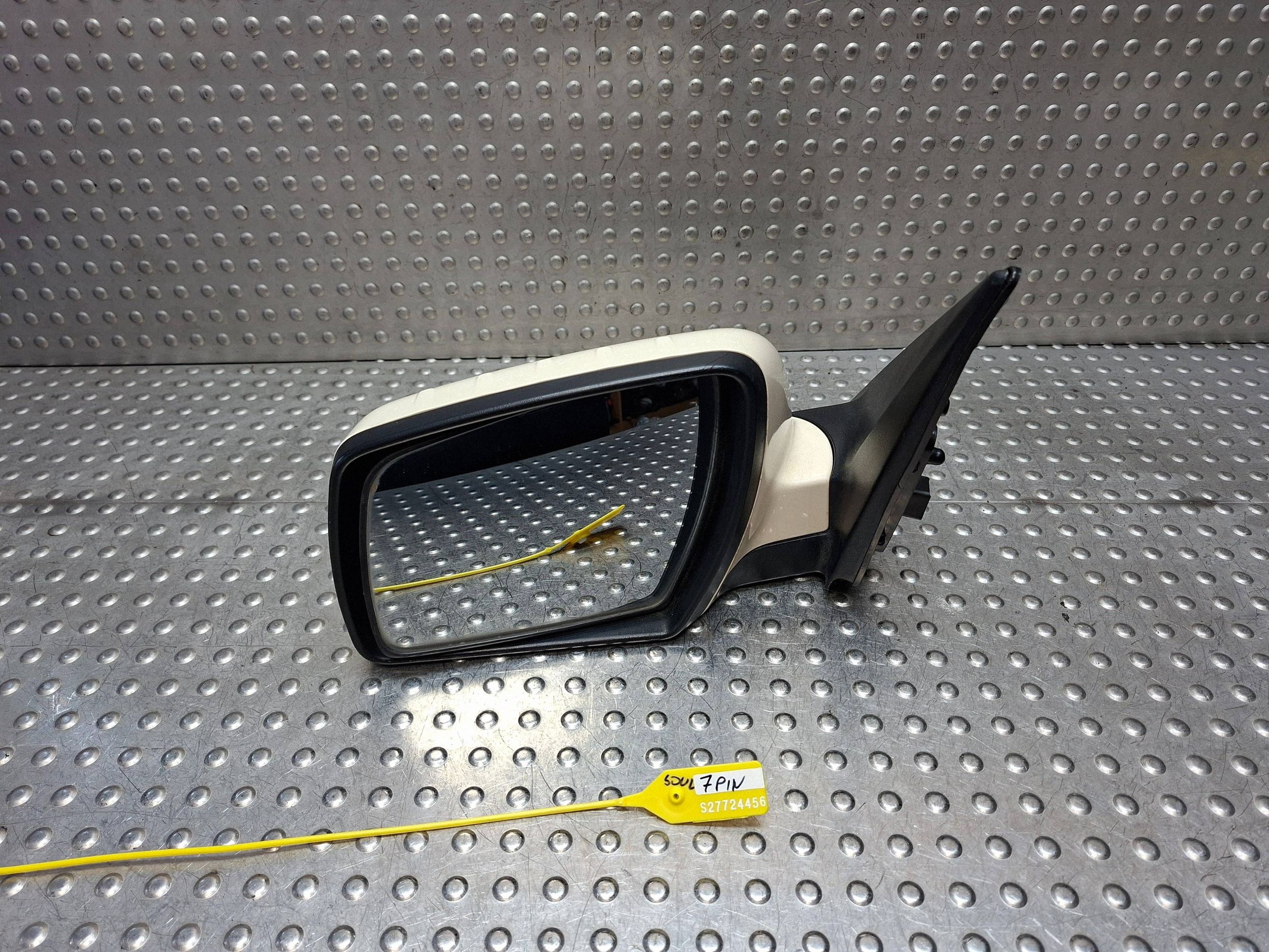 mirror left KIA SOUL and 08-11 7 PIN EU