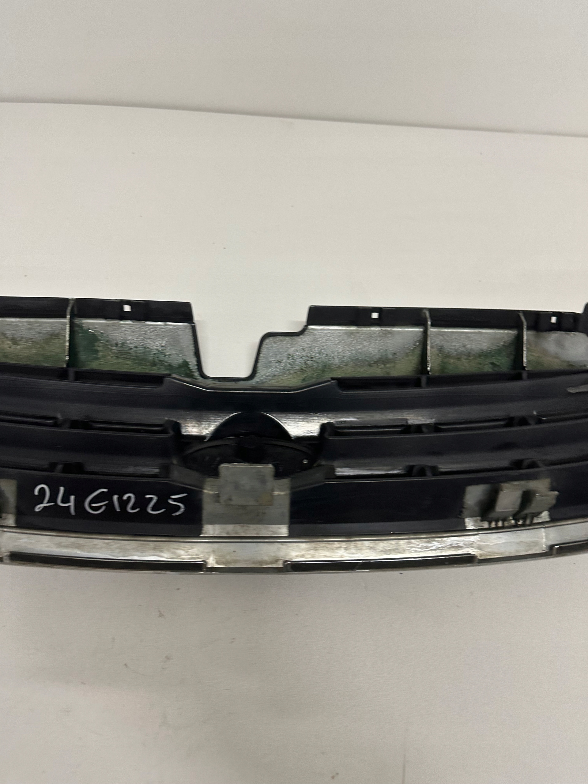 решетка радиатора subaru Outback III