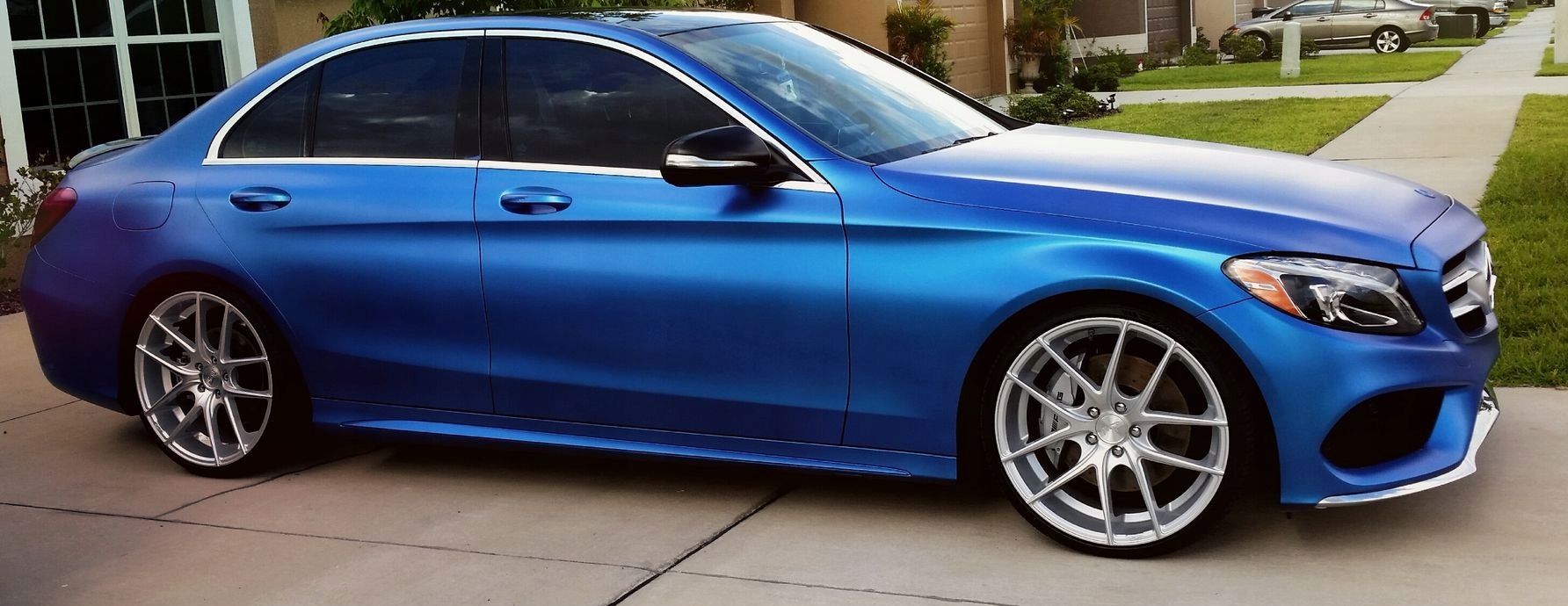 FOLIA CHROM MAT PERŁA SATYNA NIEBIESKA 50x152cm Kolor niebieski