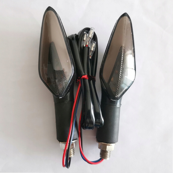 Kierunkowskazy led ze światłem stop 2 szt Numer katalogowy części AL-MT20