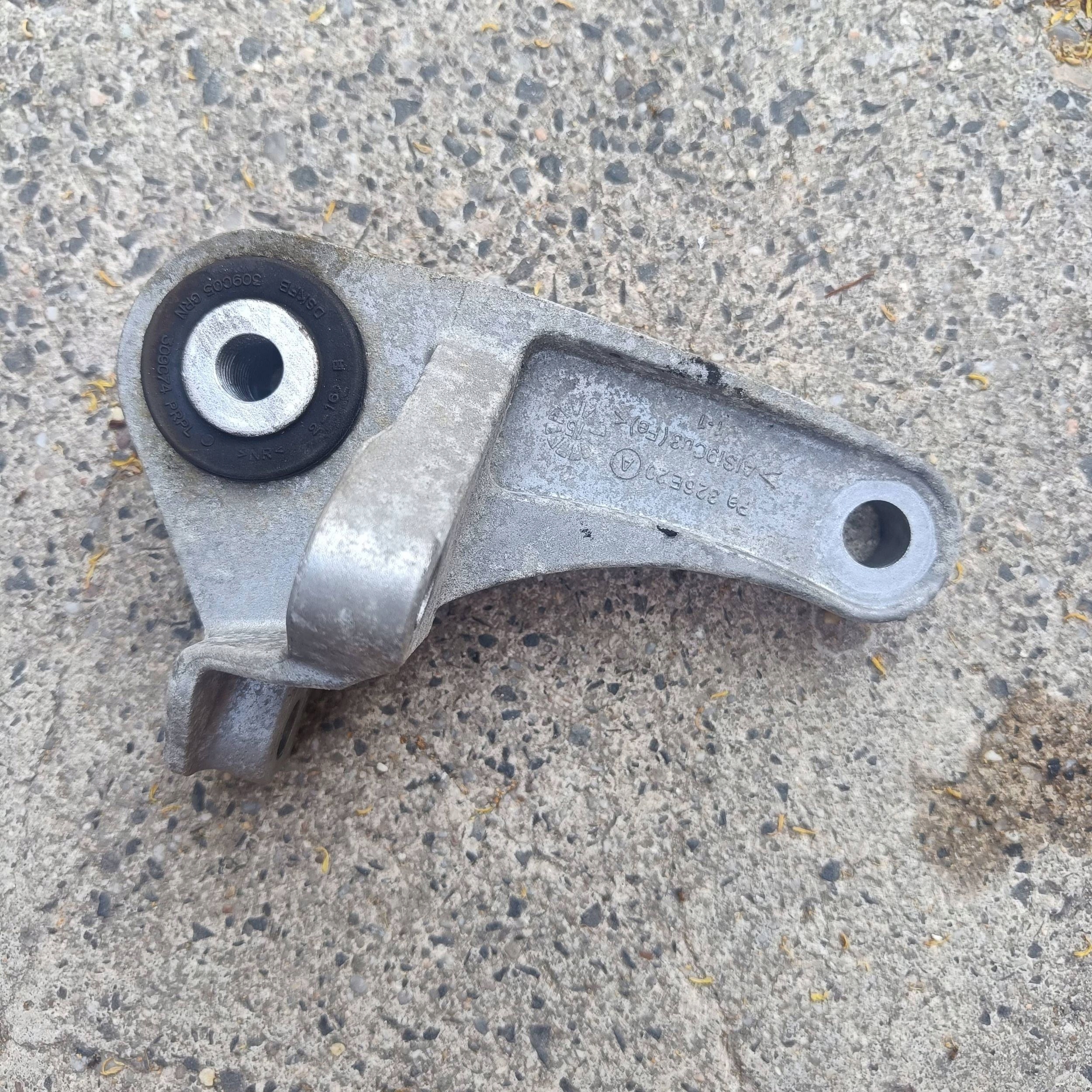 Ford Kuga II 2015 Halter / Halter Getriebe getriebe