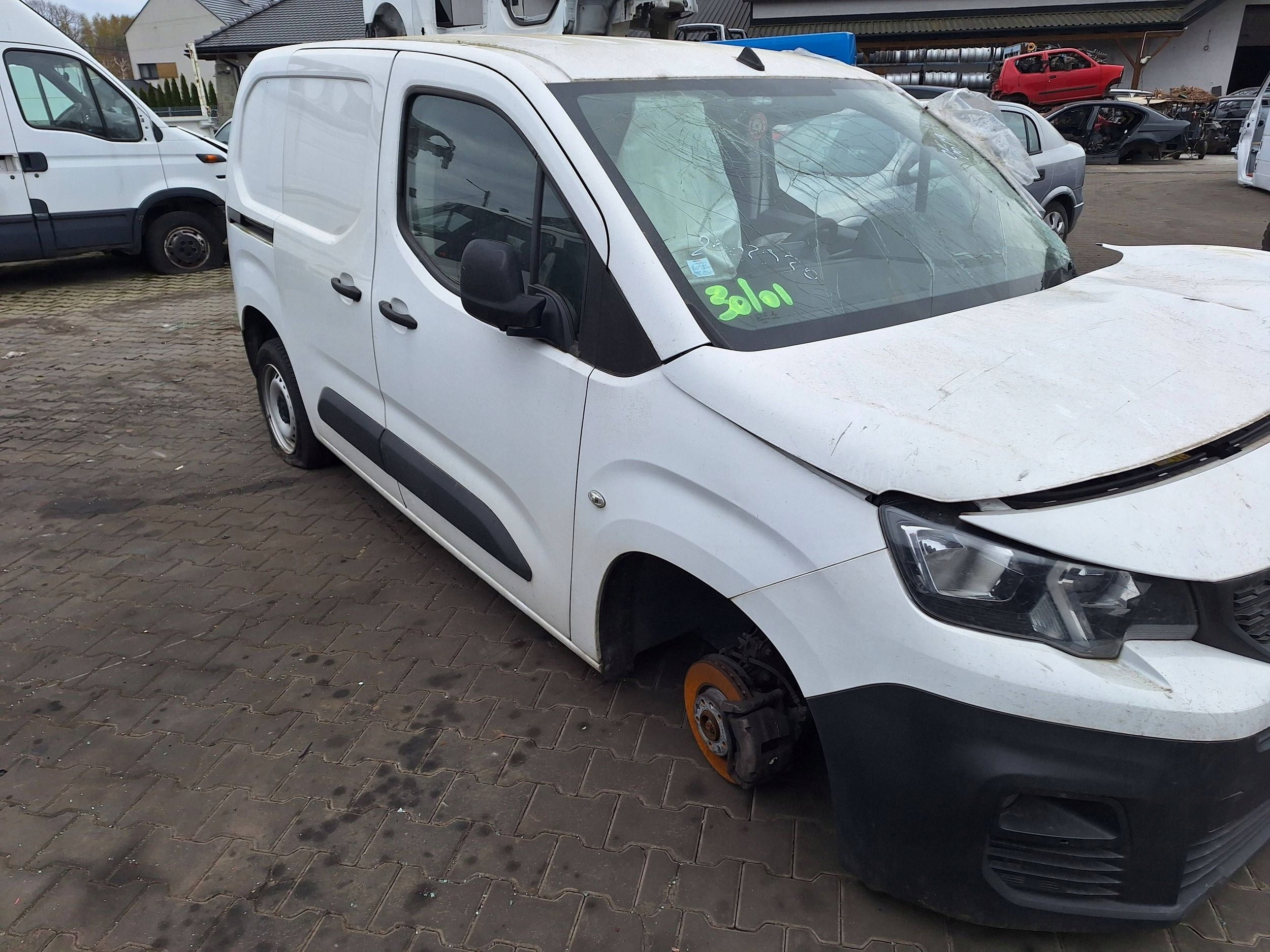 Combo E ProAce City Partner Berlingo 3 III 4 IV Tür seitlich PRZESUWNE 18