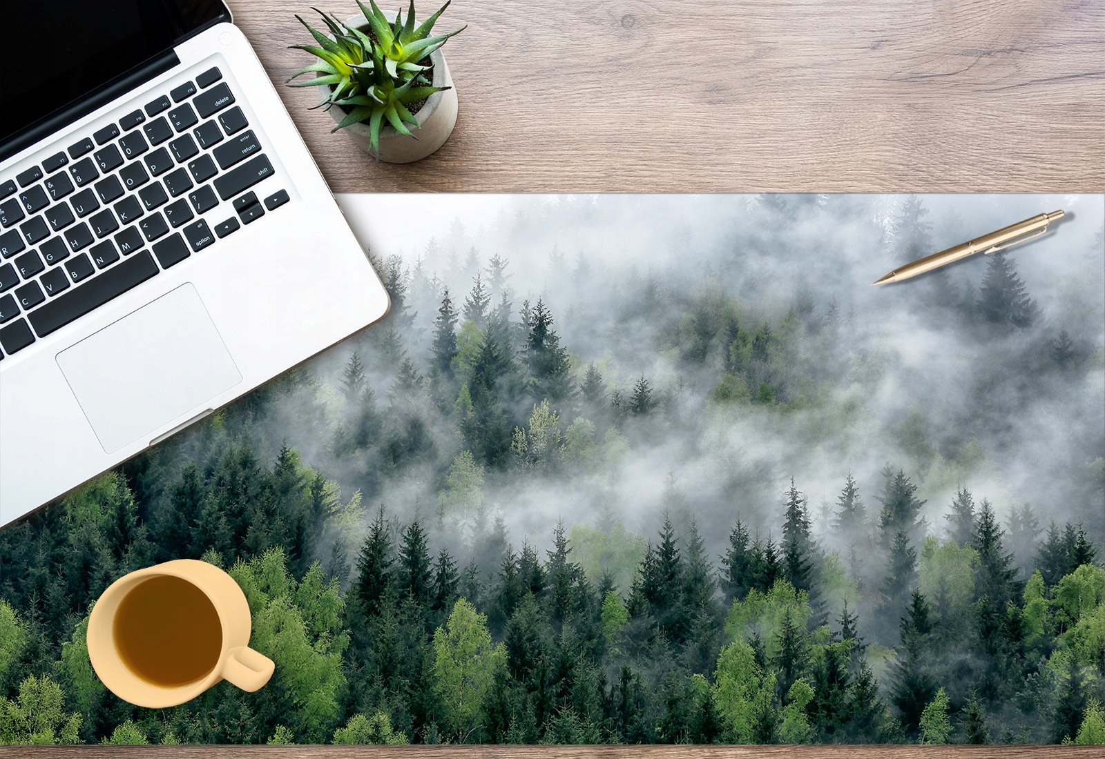 Modna mata ochronna na biurko 90x45 las we mgle Marka matoMAT