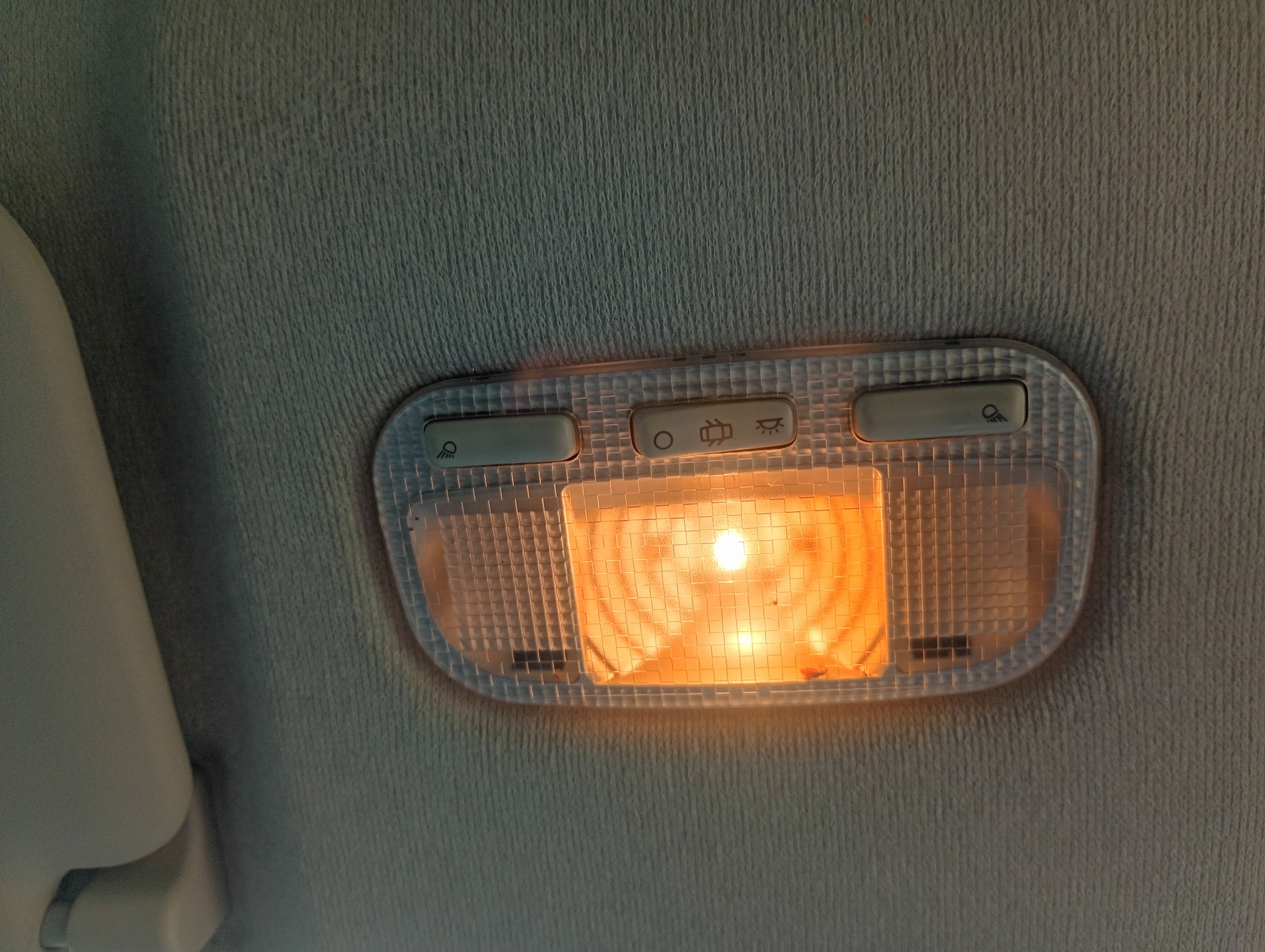 feu interne plafonnier cabine éclairage Peugeot 1007 06-13