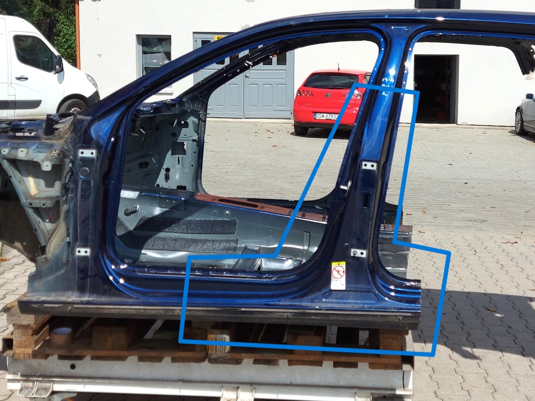 Audi A4 B9 8W LIFT Kombi 8W9 pillar central left