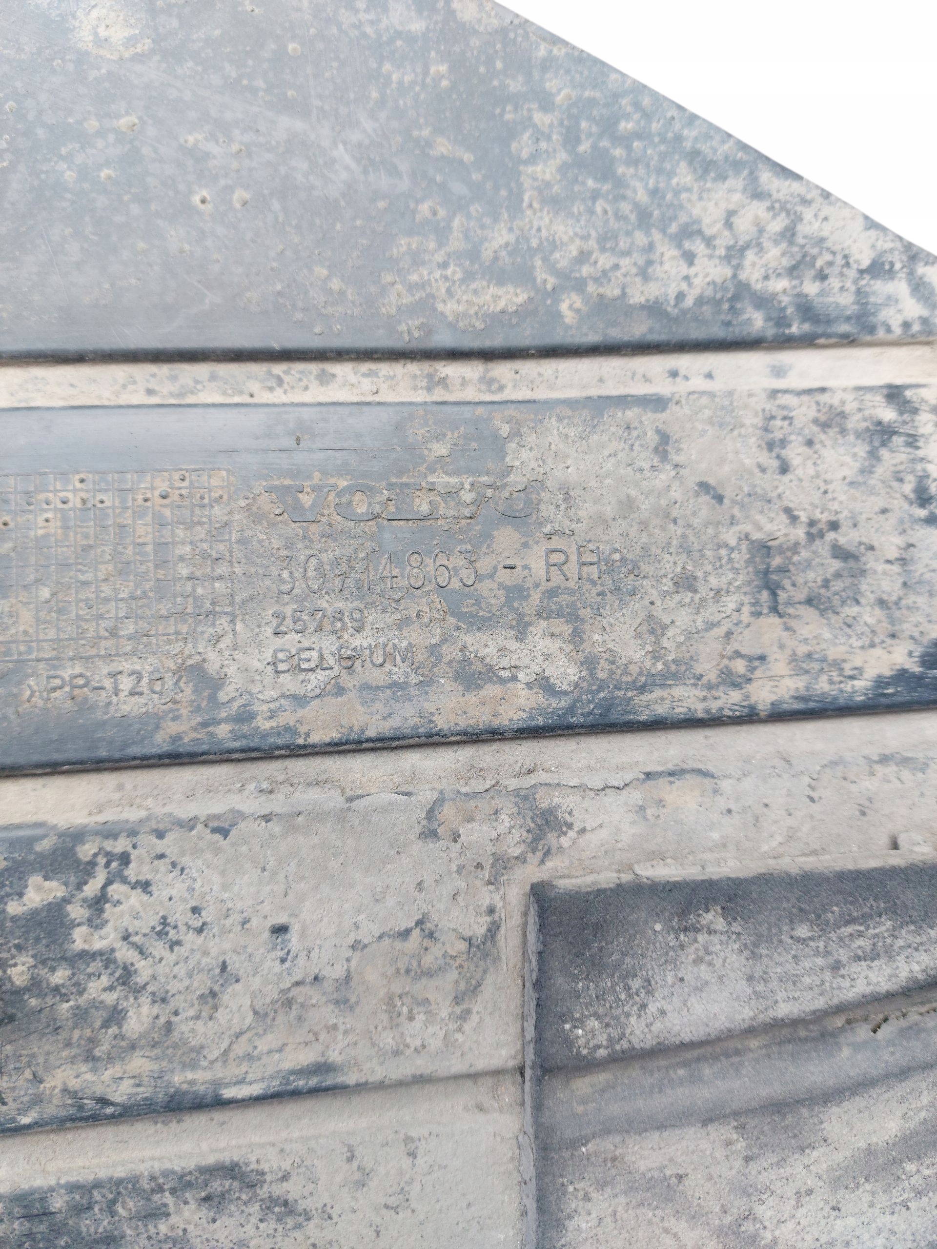 cover chassis right VOLVO V50 S40 II 30714863