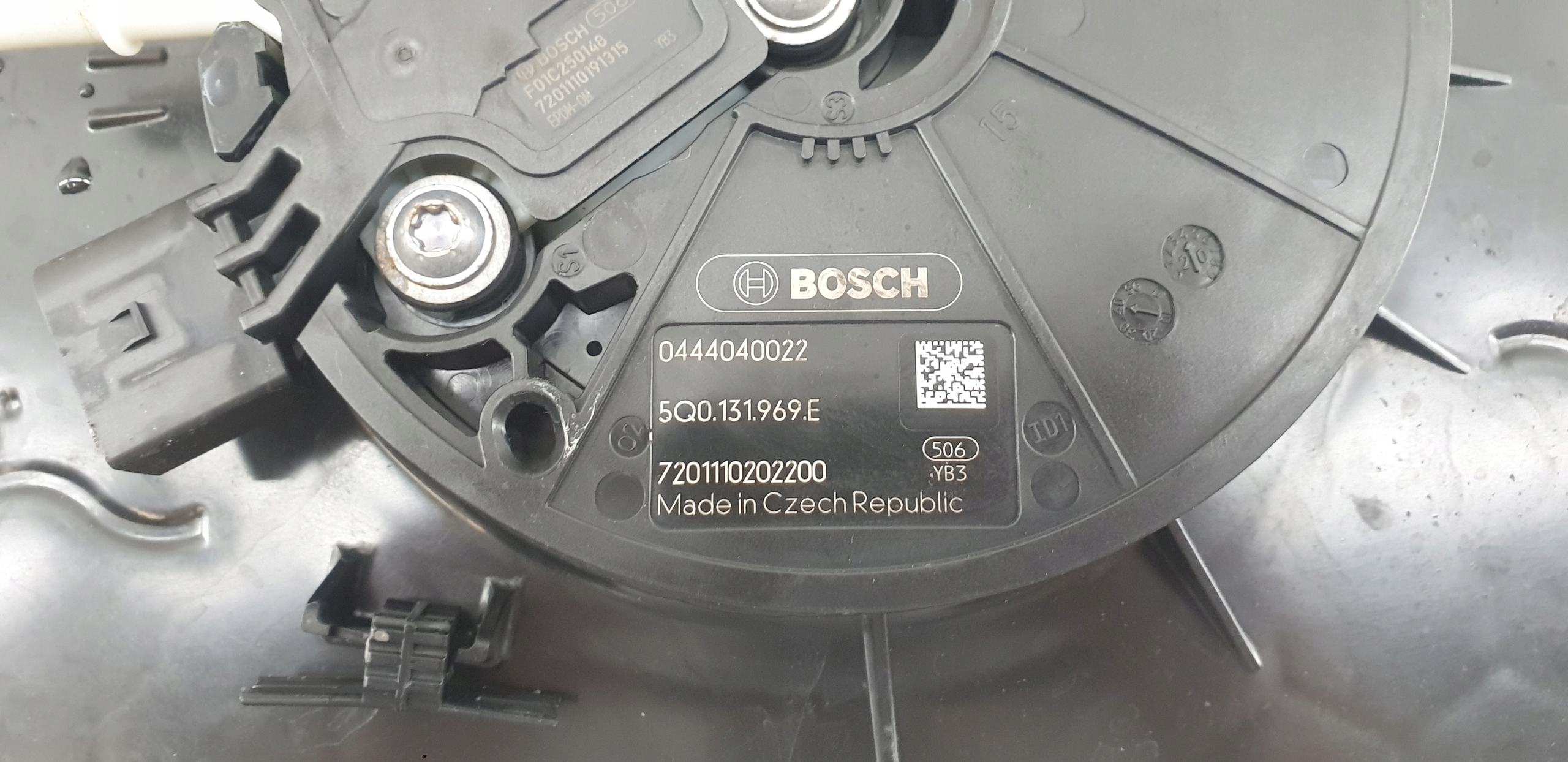 tank pump control unit module 5QA131877H VW SEAT AUDI SKODA