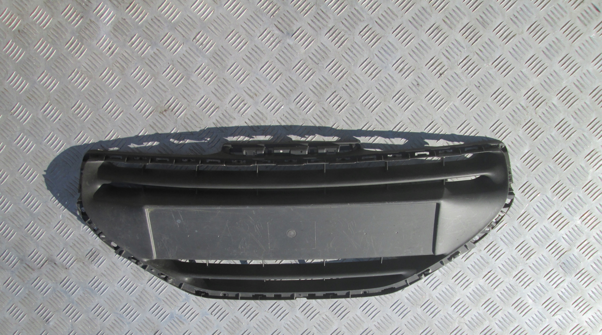 ATRAPA GRILL KRATKA PRZÓD PEUGEOT 208
