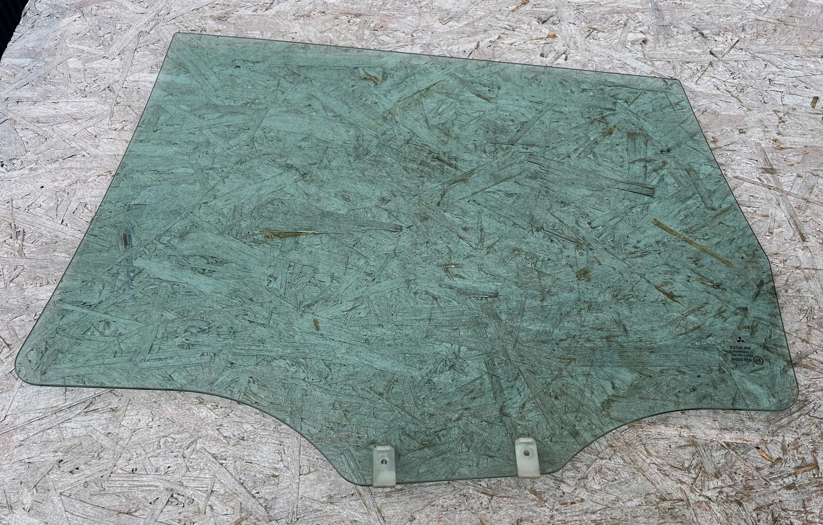 window door right rear part MITSUBISHI SPACE STAR and 98-05
