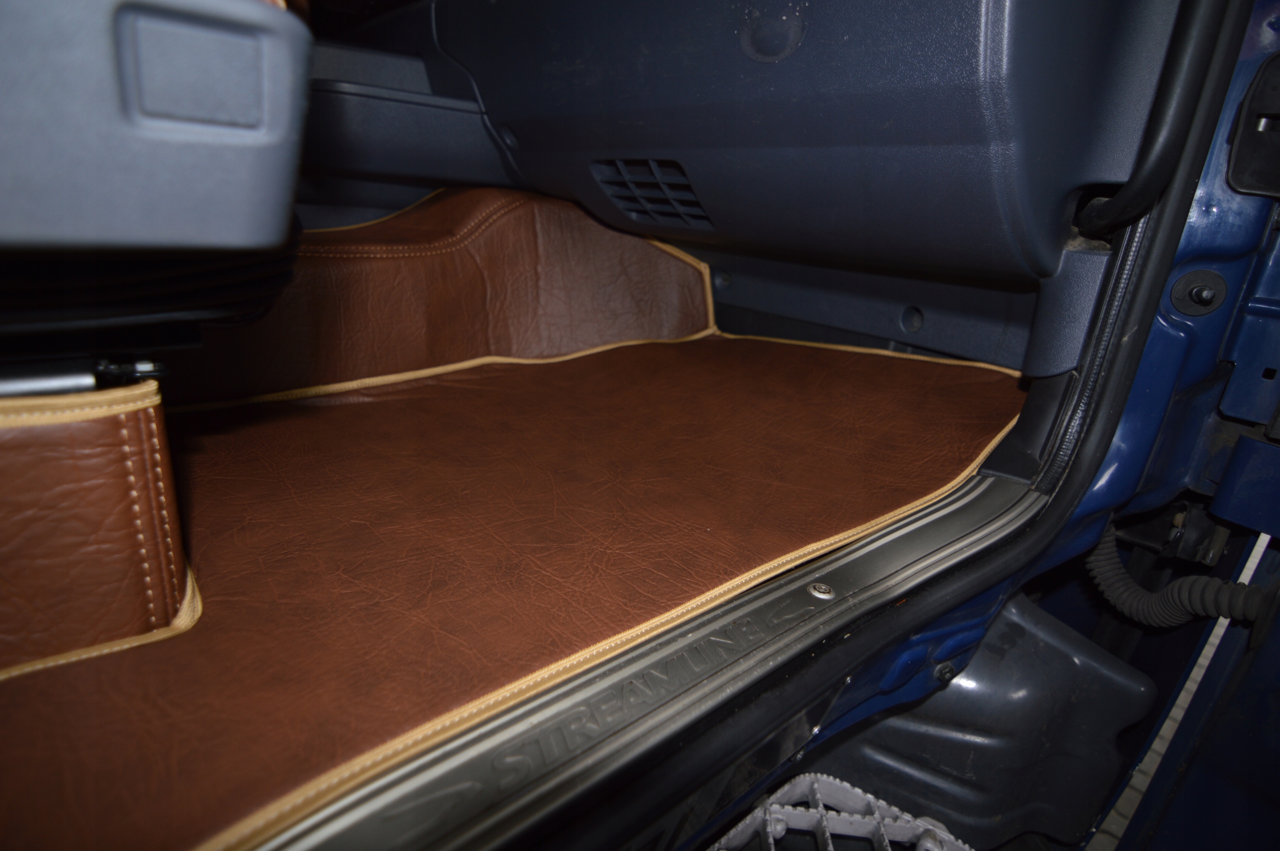 Dywaniki PRESTIGE LINE Scania R od 2013 2017 Color brown