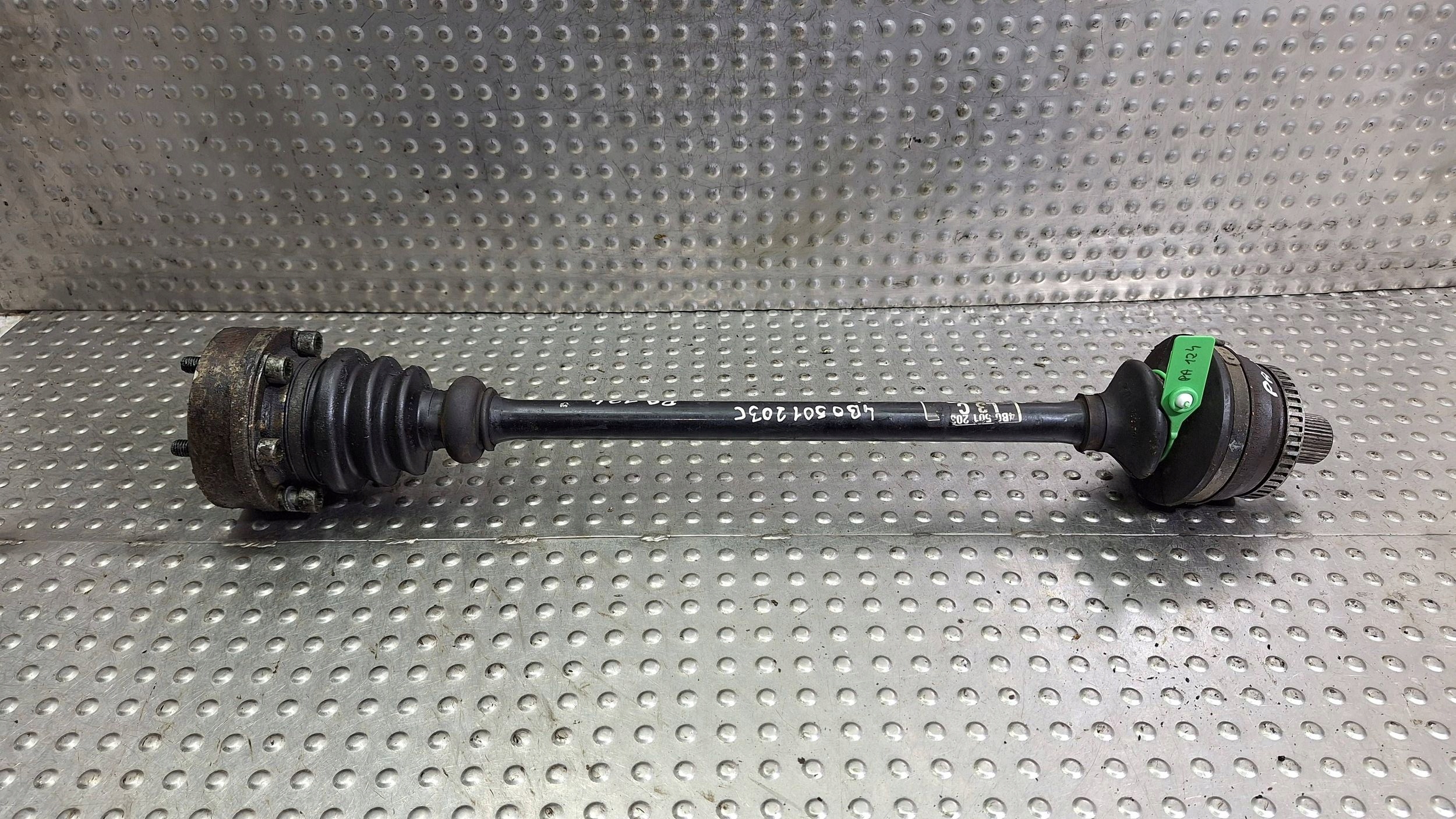 semi-axis right left rear part 4B0501203C AUDI A6 C5 3.0 BEN ASN