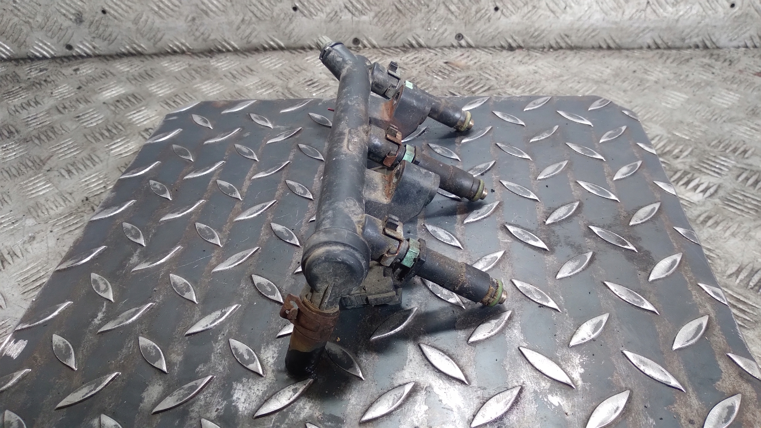 Rampe injection SKODA FABIA 2 83D133319K