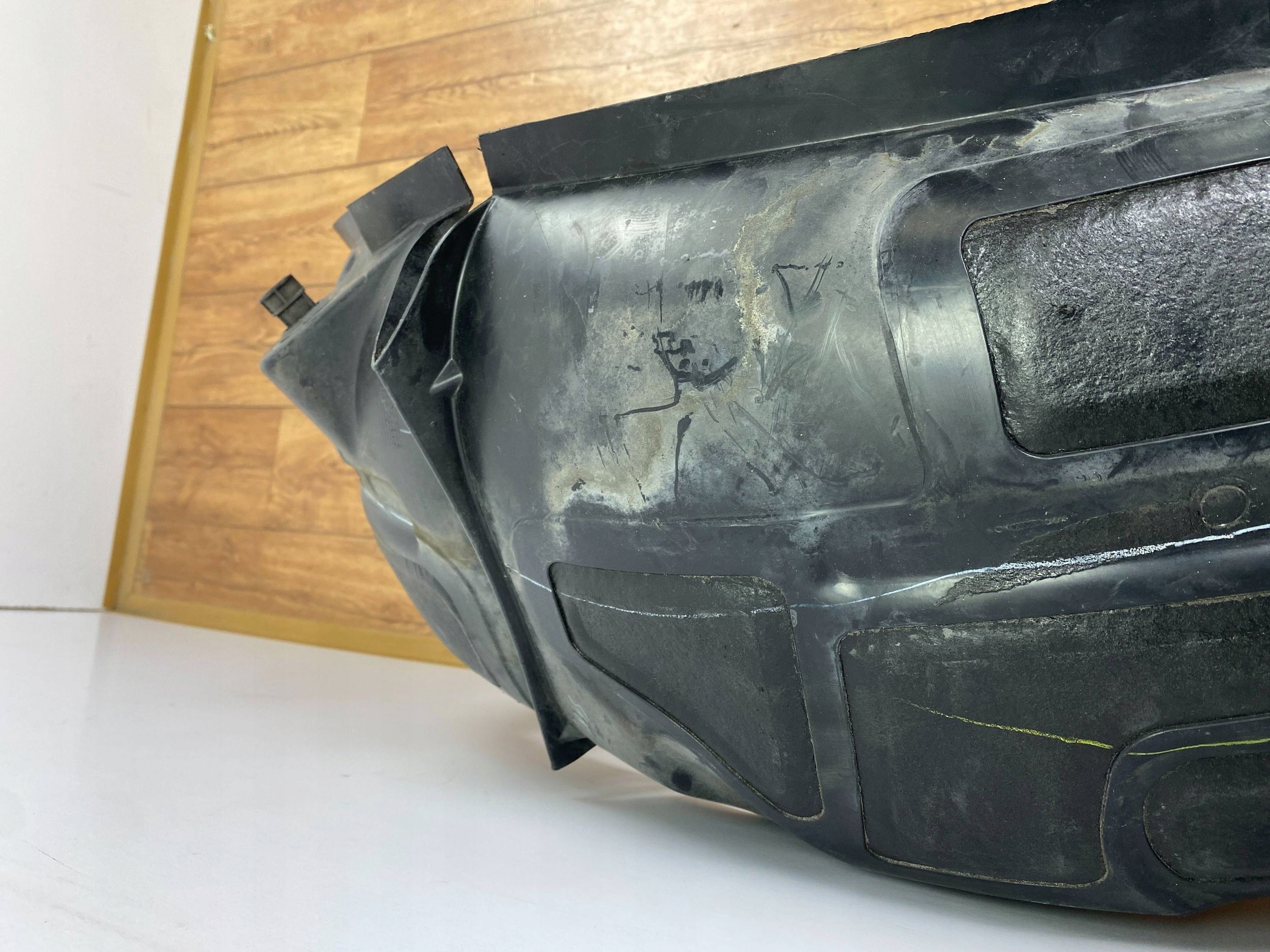 mudguard rear. left Dodge Charger 6.4L 2015+