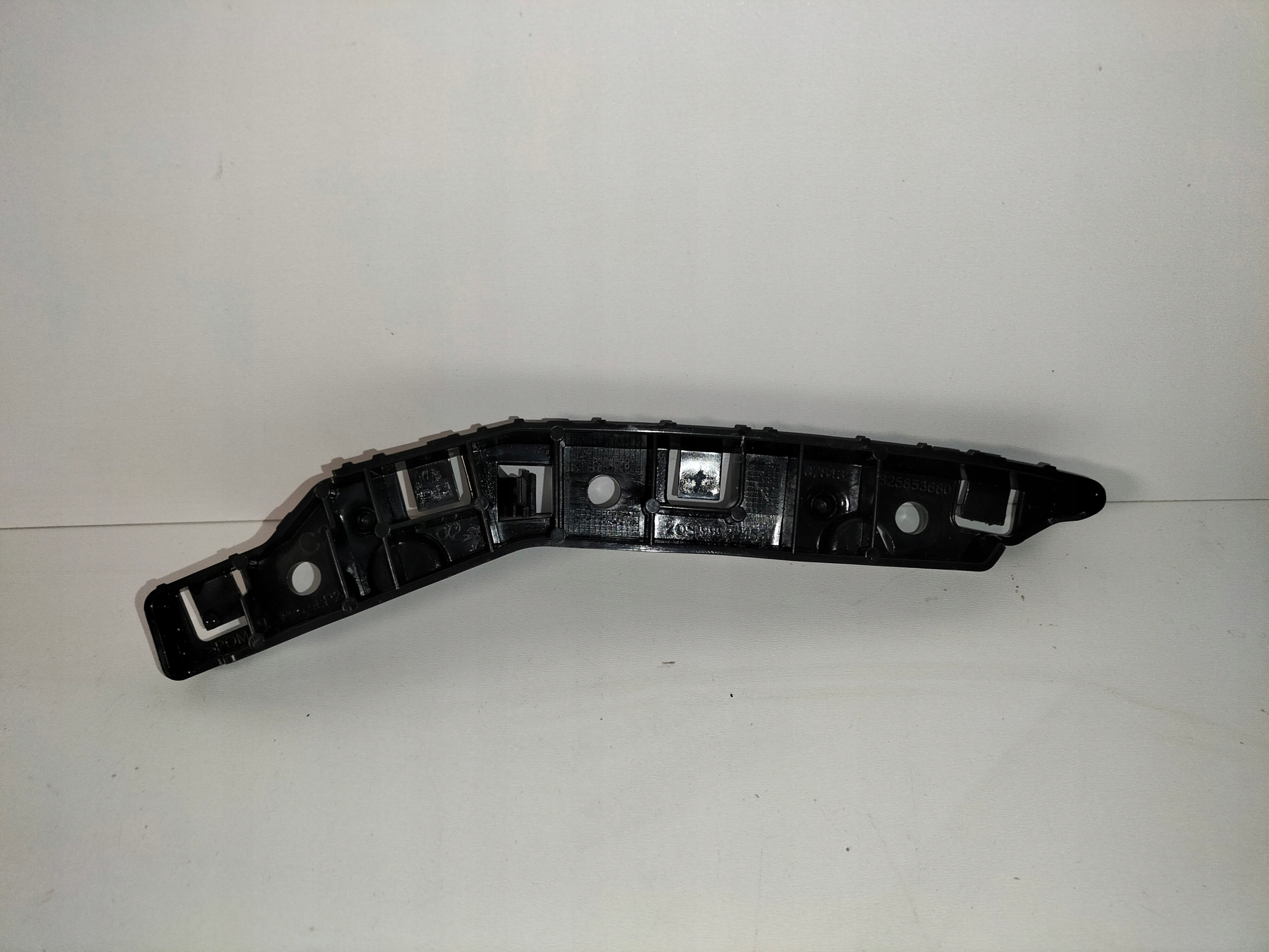 Support Support plaque Pare choc Avant Avant Droite PEUGEOT 2008 II 19