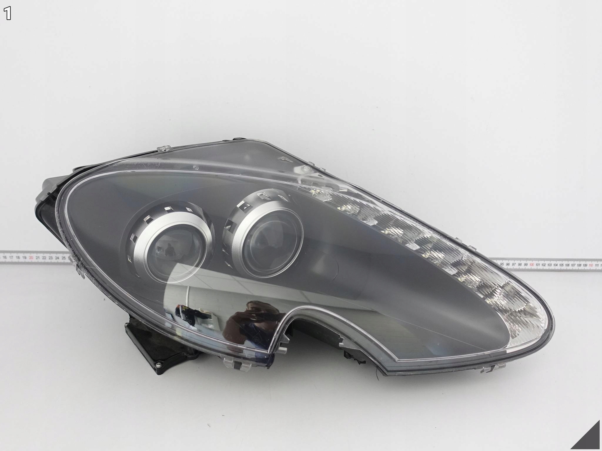 ASTON MARTIN VANTAGE V8 V12 ZAGATO 05-18 light XENON + LED right front U