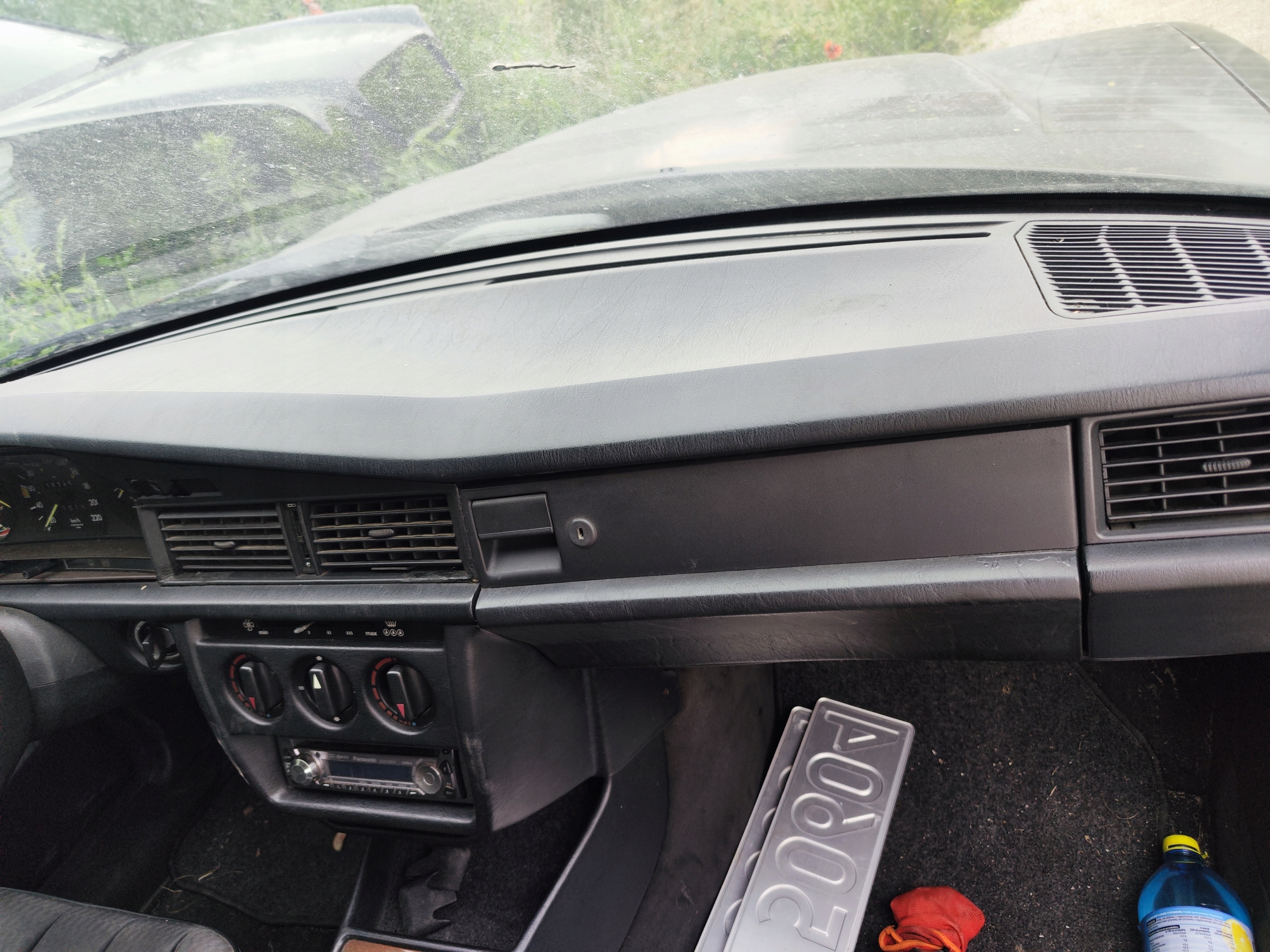 MERCEDES W201 190 dashboard instrument panel cockpit console PULPIT black
