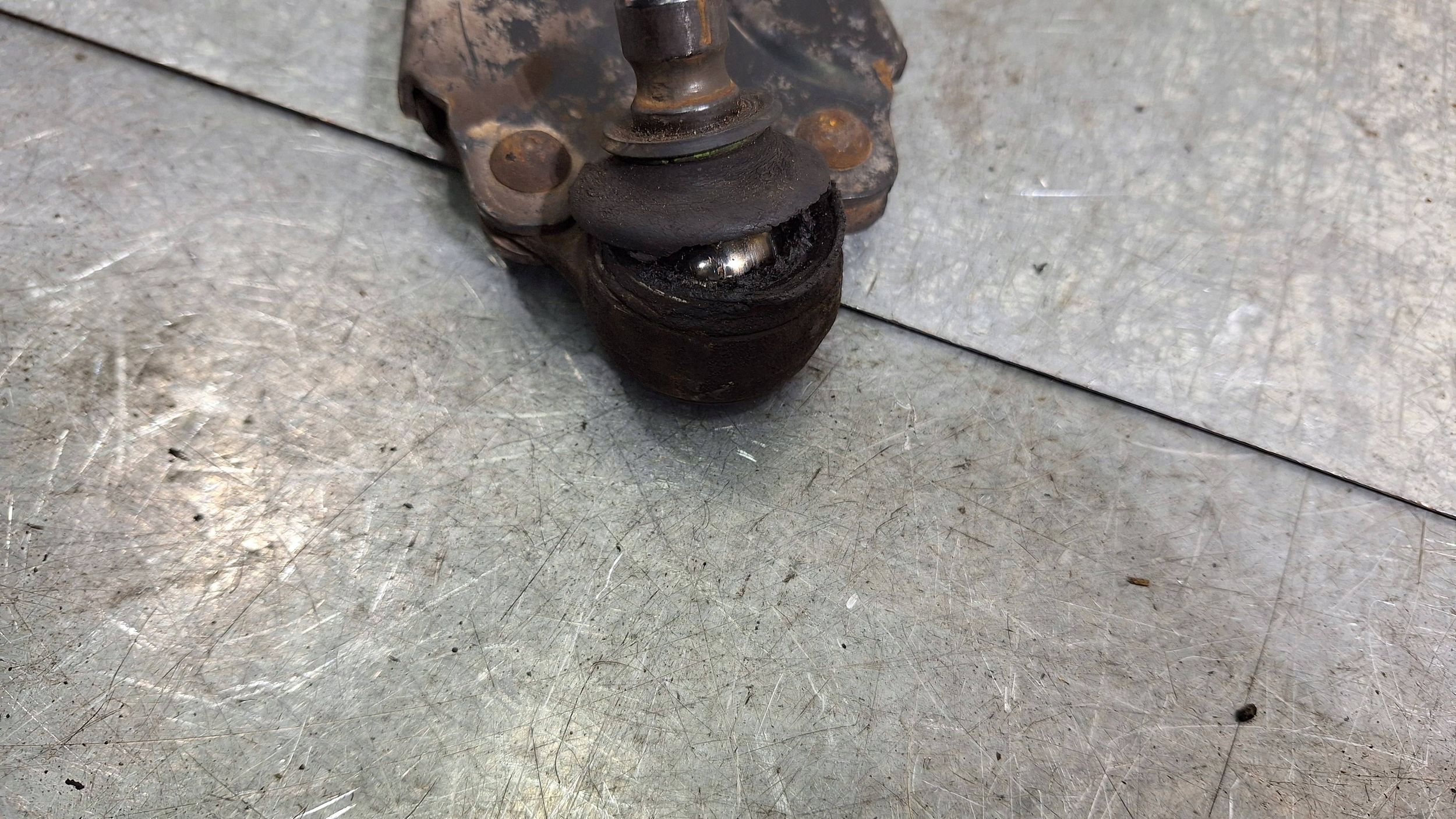 arm right front 2S61-3042-DA FORD FIESTA FUSION MK6