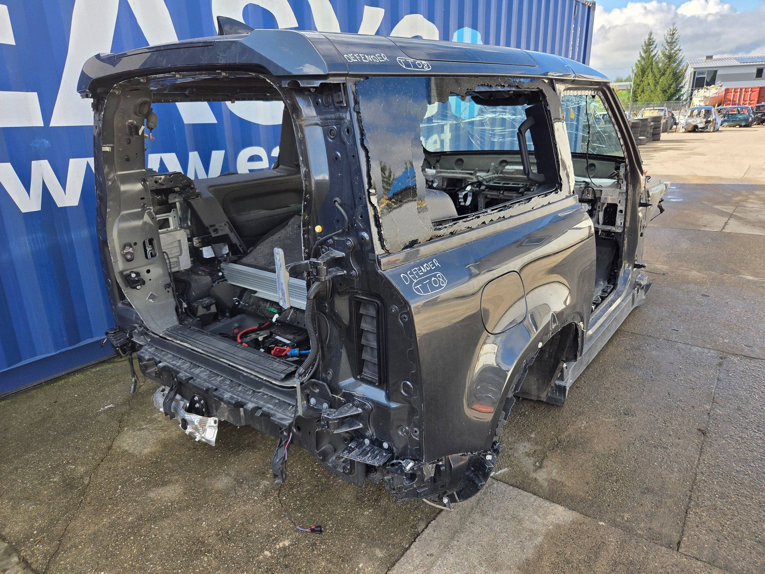 Land Rover Defender L663 3D quarter rear right (TT08)