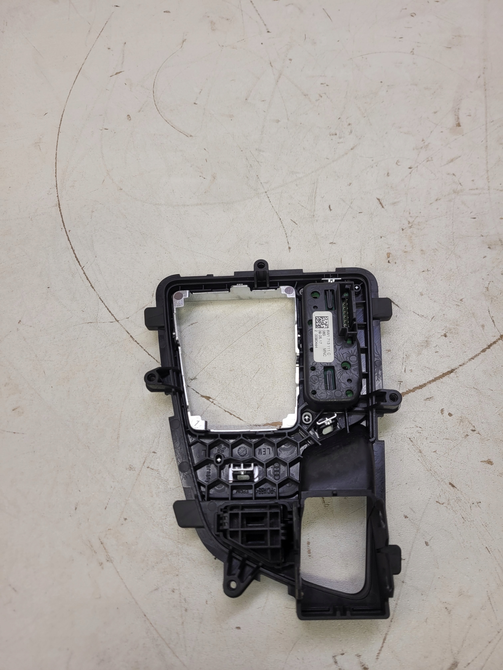 frame changes of the gear AUDI A4 B9 A5 8W1713111C